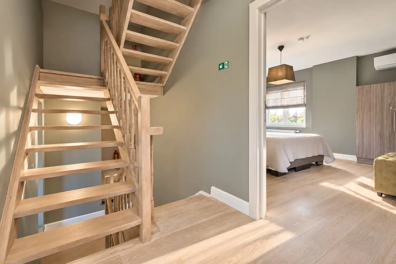 Royale, karaktervolle woning met 5 slaapkamers en 4 badkamers aan de grens met Maastricht foto 18