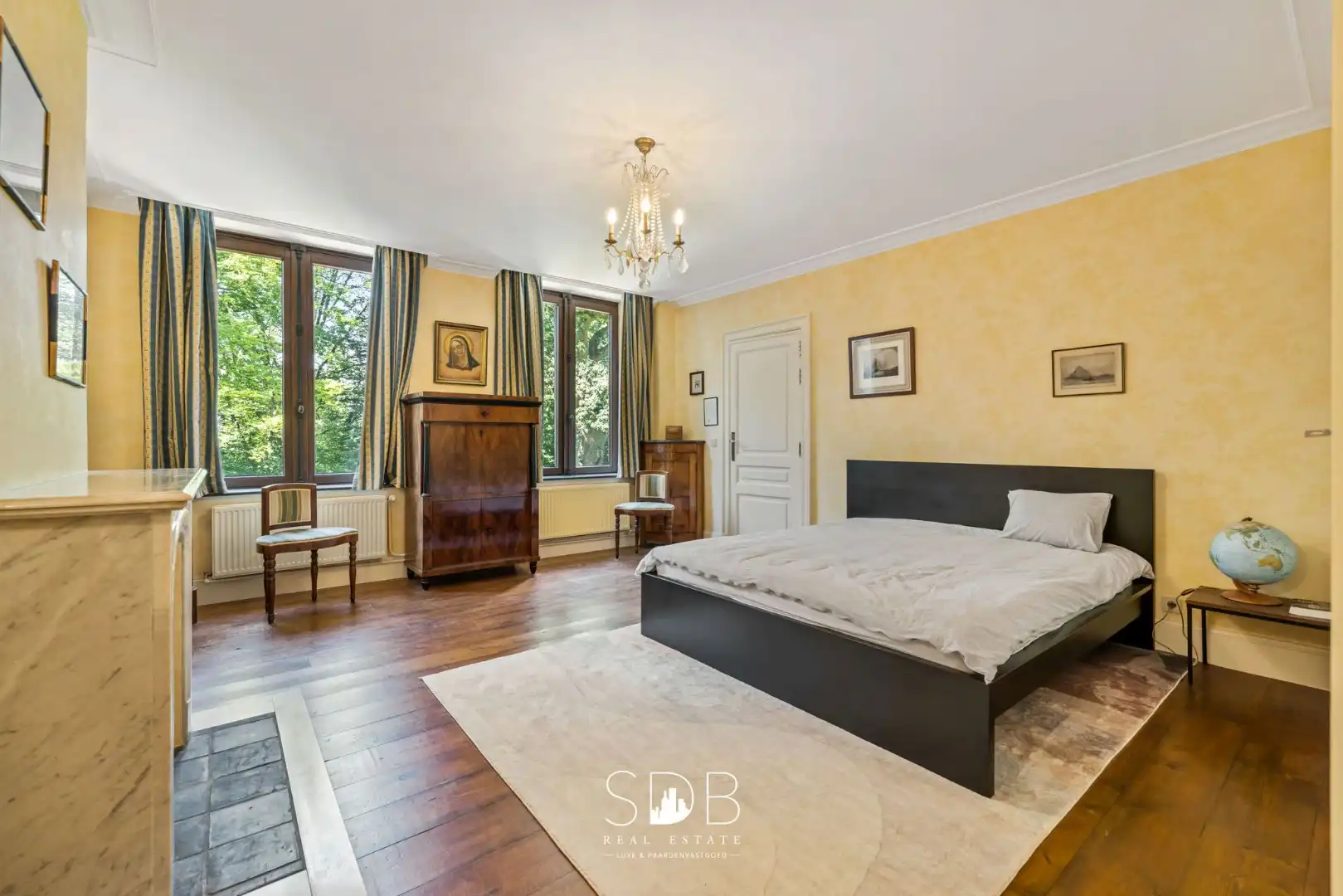 Prachtig kasteel met omringend park, weilanden en stalgebouw op circa 5hectare foto 18