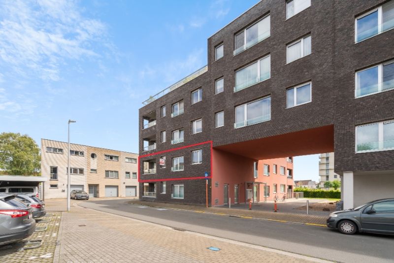 Appartement op 1eV met terras - nabij centrum! foto 13