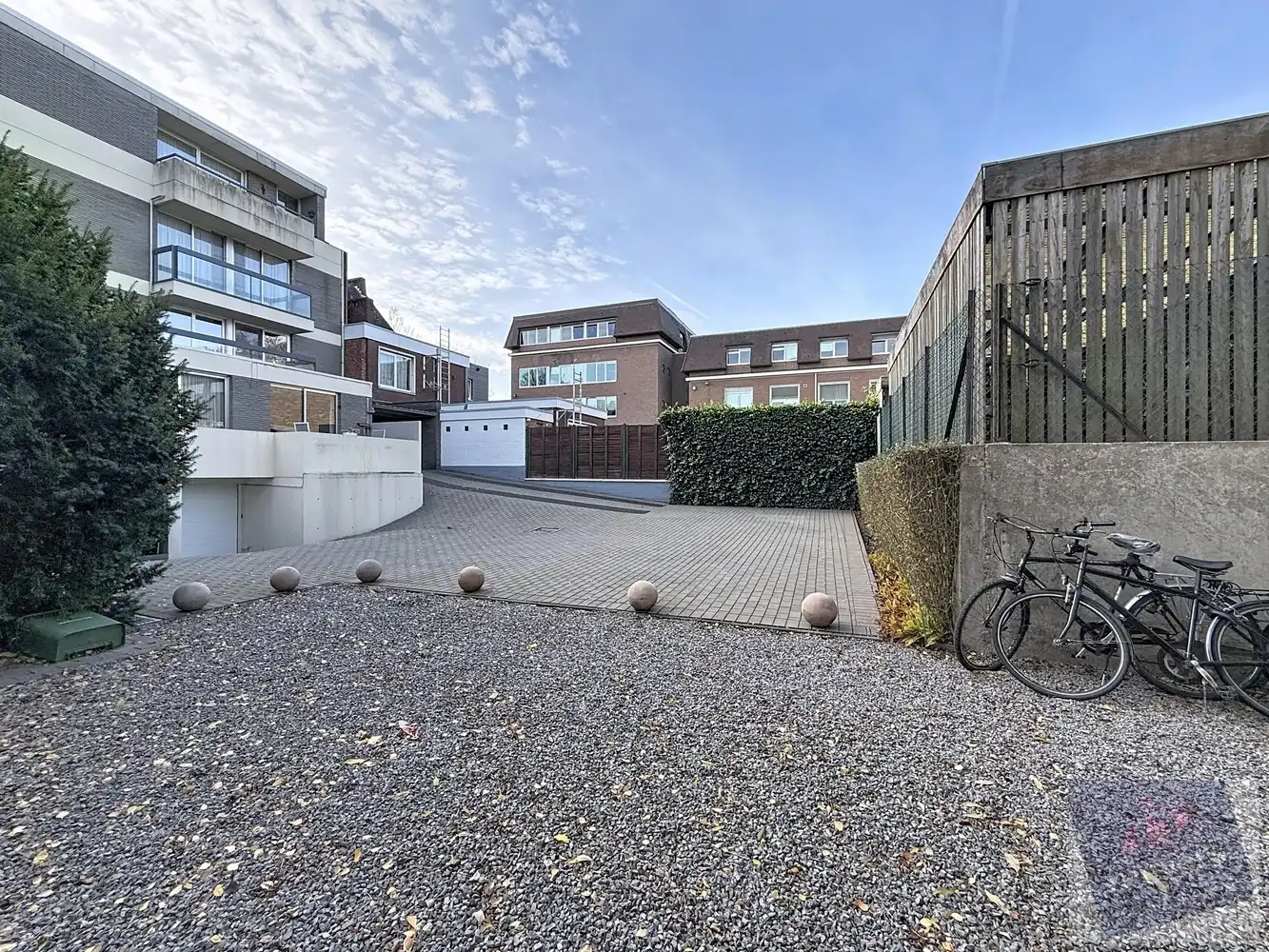 4 bovengrondse autostaanplaatsen te Hasselt – veilig, toegankelijk en rendabel foto 5