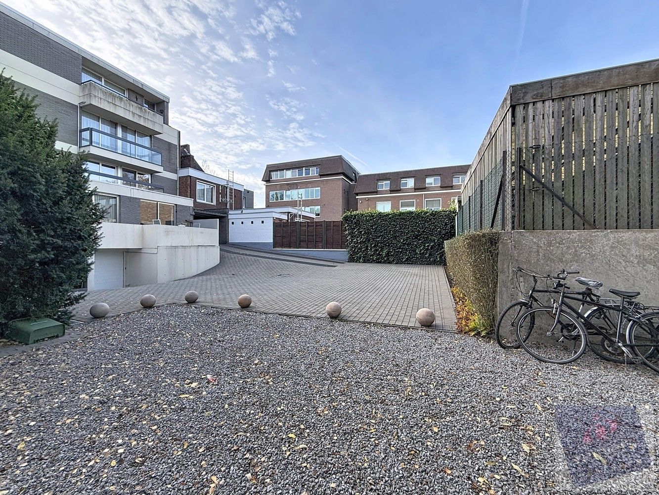 4 bovengrondse autostaanplaatsen te Hasselt – veilig, toegankelijk en rendabel foto 5