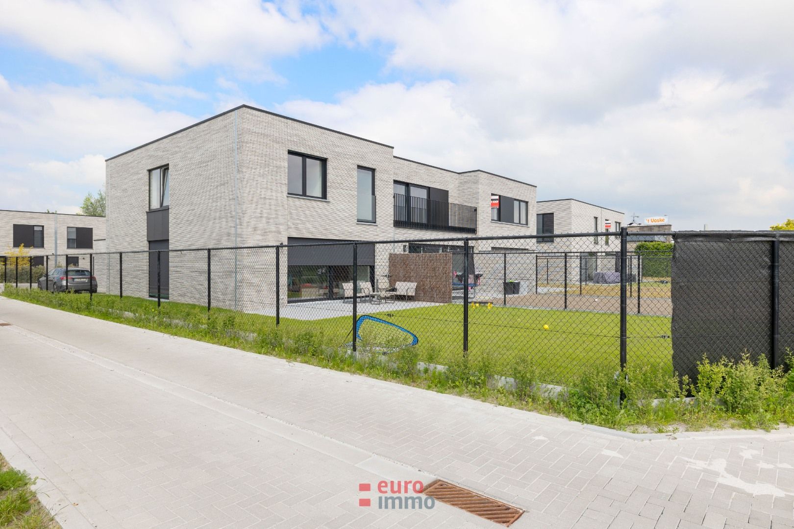 Luxueuze nieuwbouwwoning op centrale locatie in Torhout! foto 2