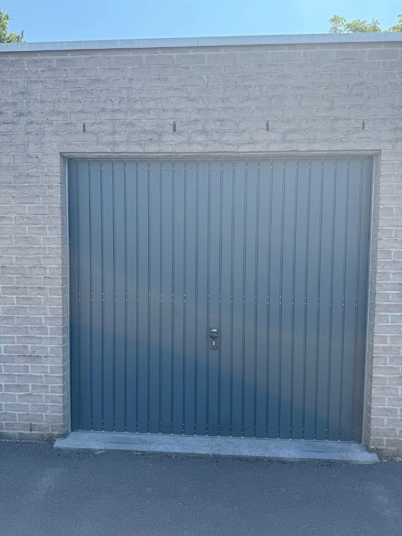 Afgesloten garagebox te huur nabij het centrum van Waregem. foto 3