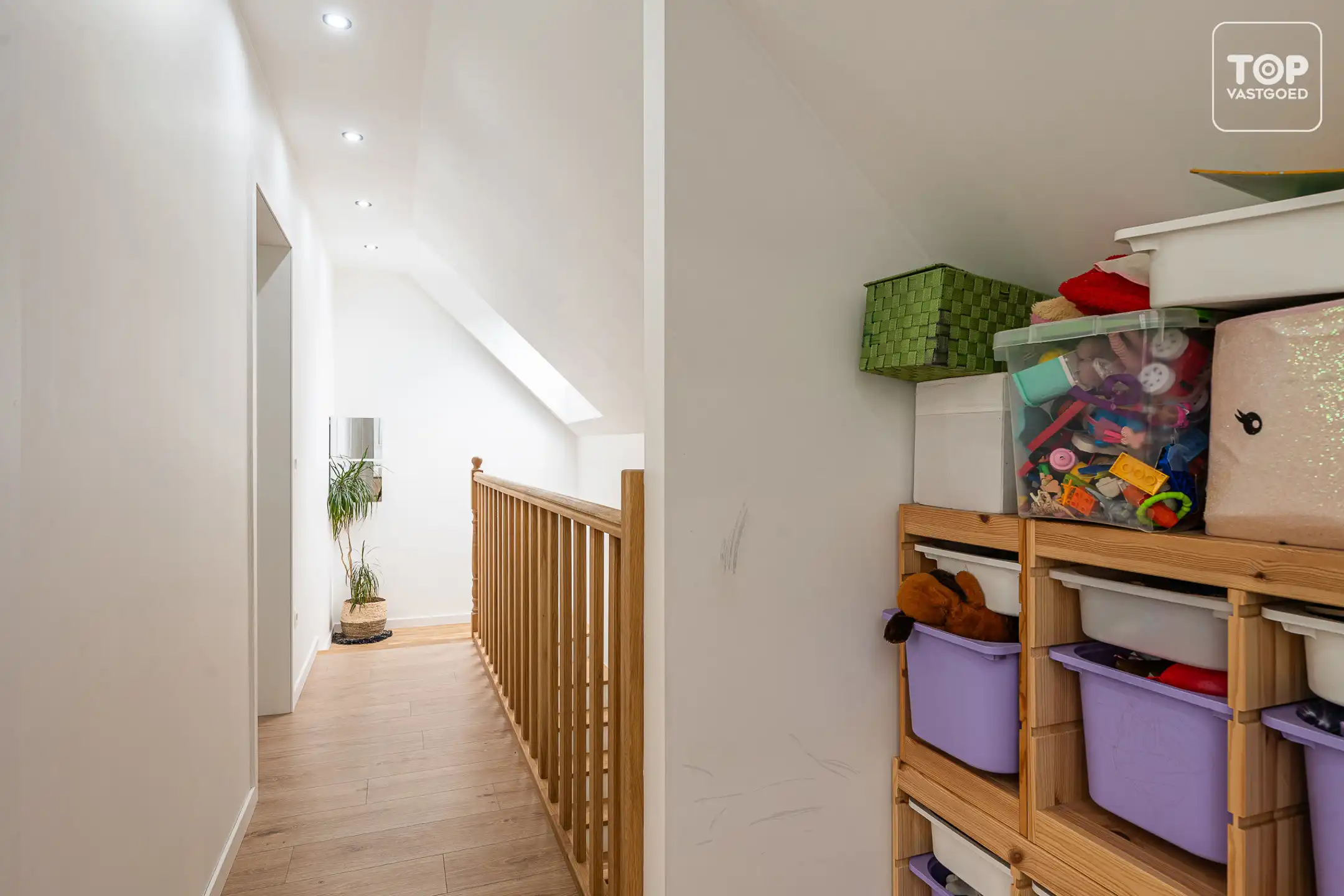 Totaal gerenoveerde woning met 3 slaapkamers, tuin en garage. foto 19
