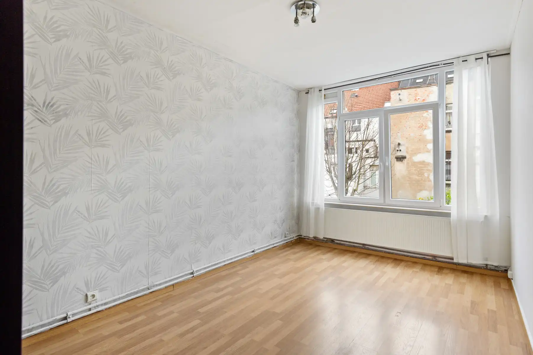Ruim, centraal gelegen 2 SLK appartement met sterke basis foto 8