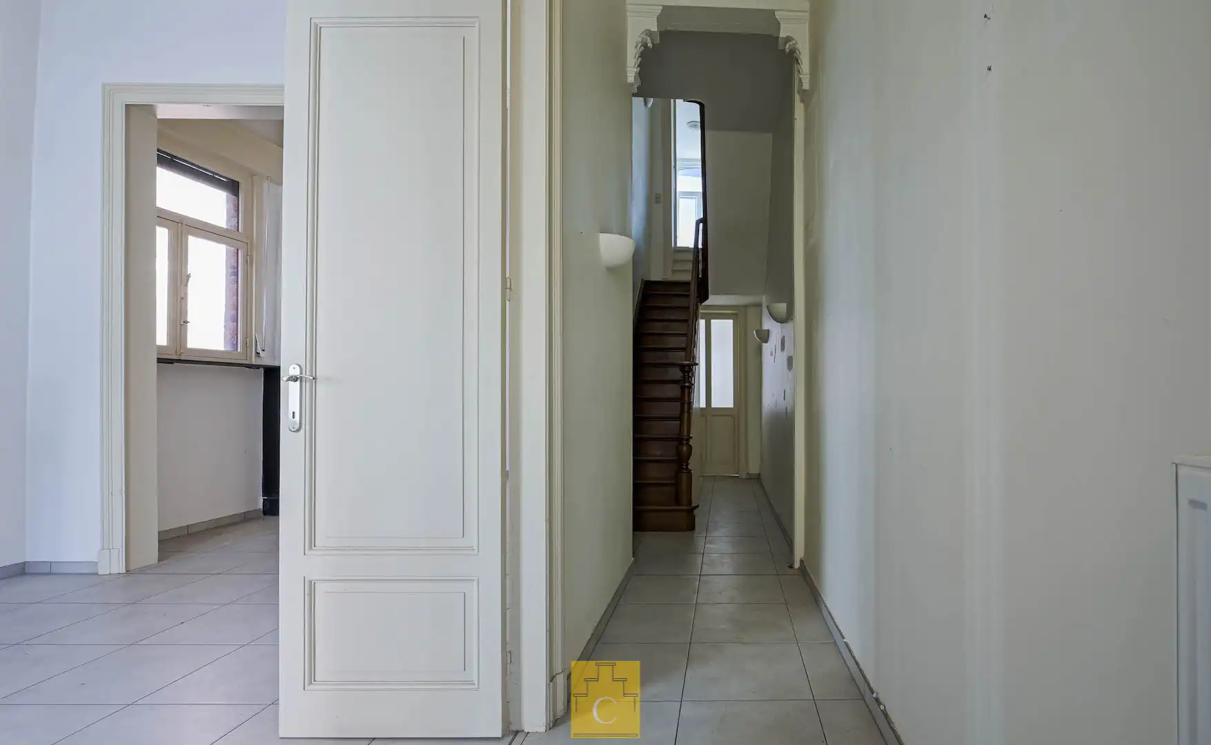 Karakterpand met stadstuin en fietsenpoortje, centrale ligging op een boogscheut van  ’t Zand en Sint-Salvatorskathedraal foto 7