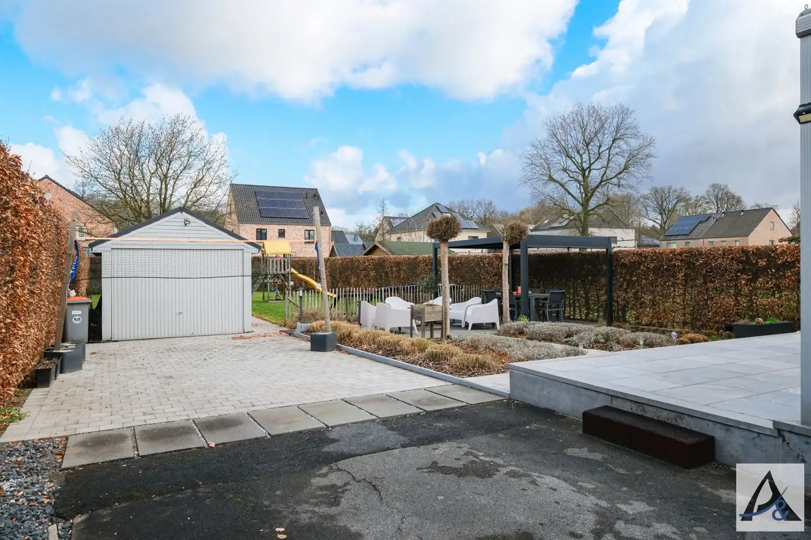 Instapklare eengezinswoning met prachtige tuin! foto 3