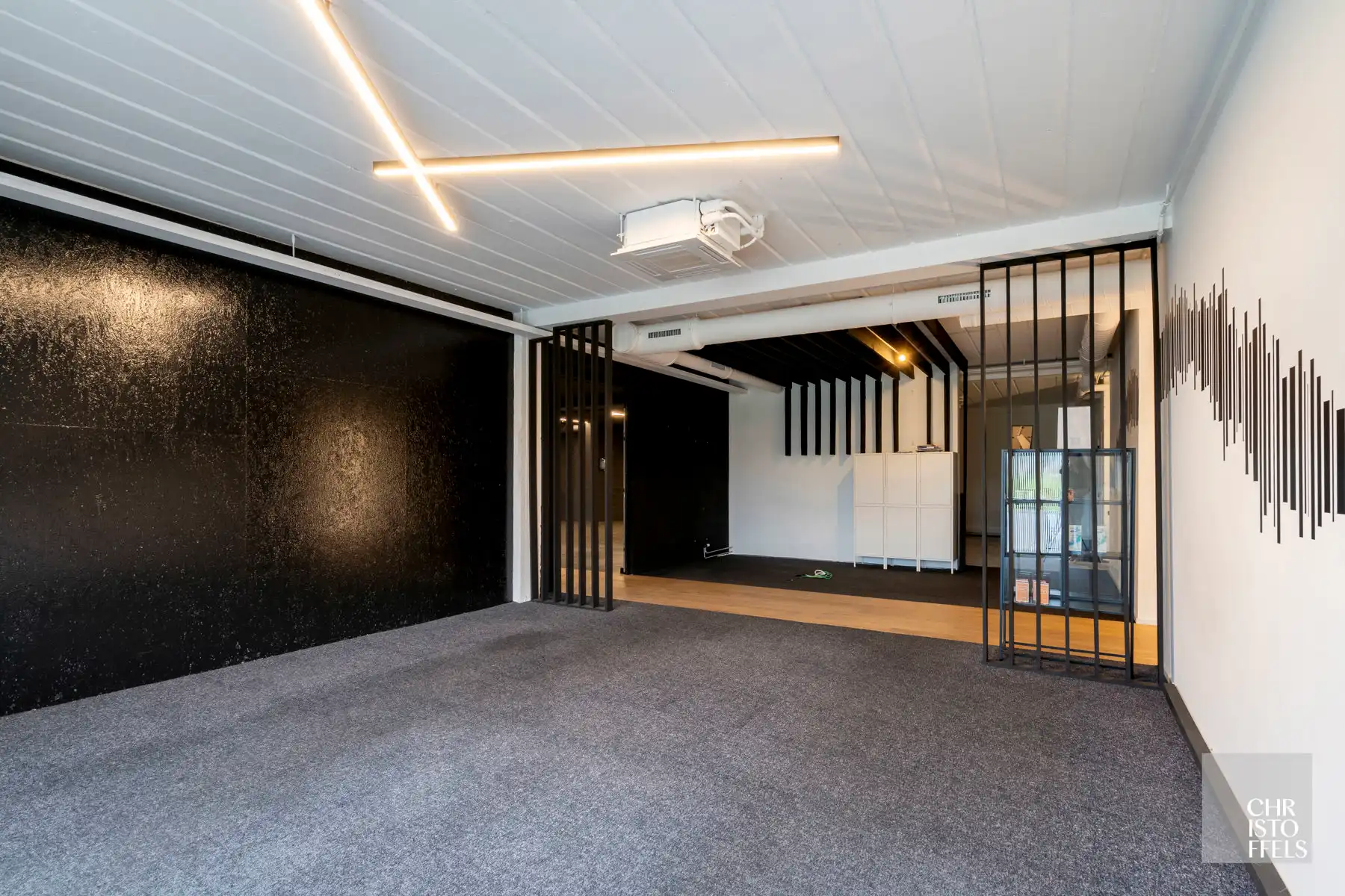 Bedrijfsgebouw (879m²) op een perceel van 1.888m² gelegen op een gunstige locatie!  foto 12