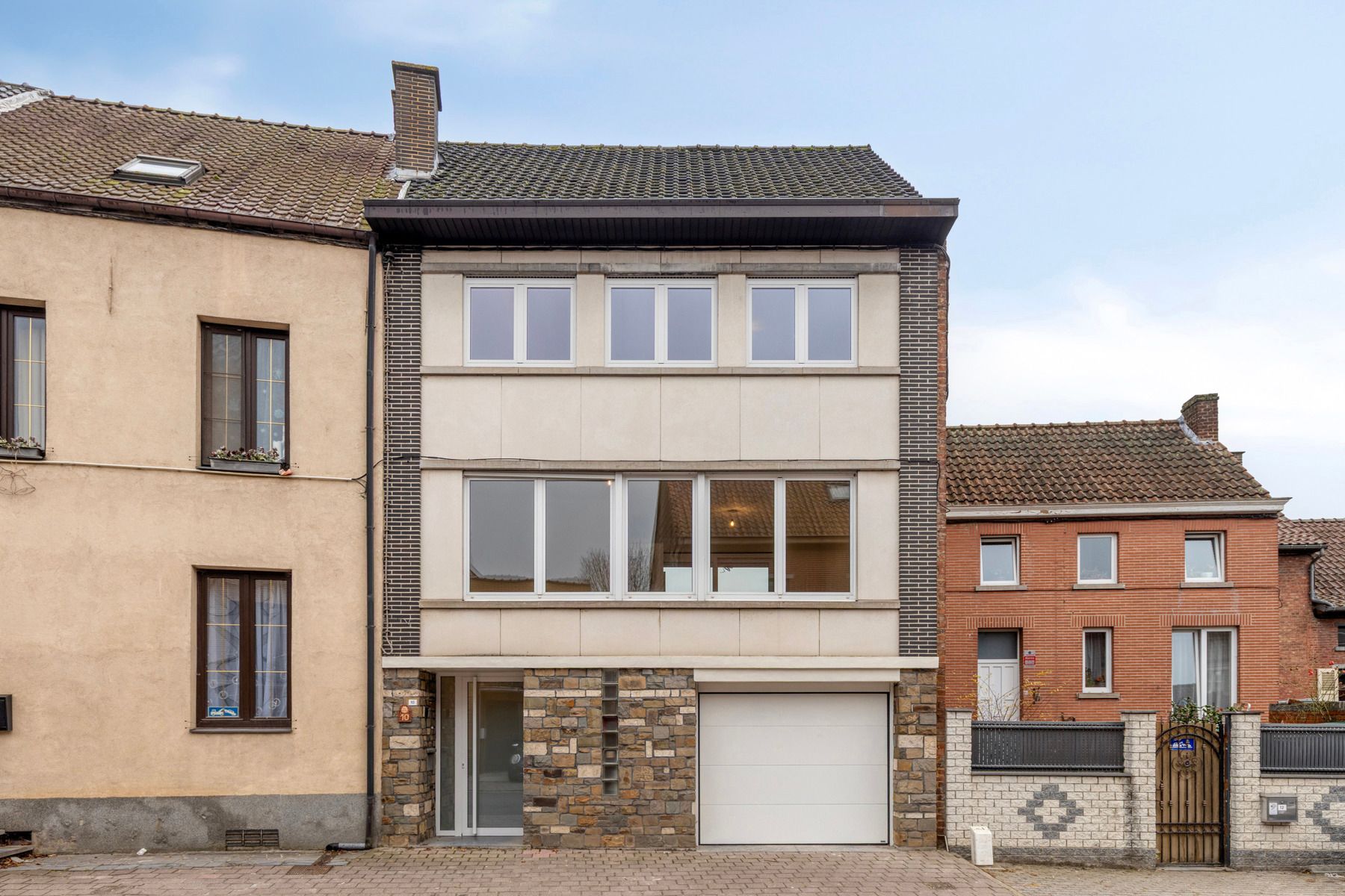 Instapklare woning met 3 slpk, garage en tuin! foto {{pictureIndex}}