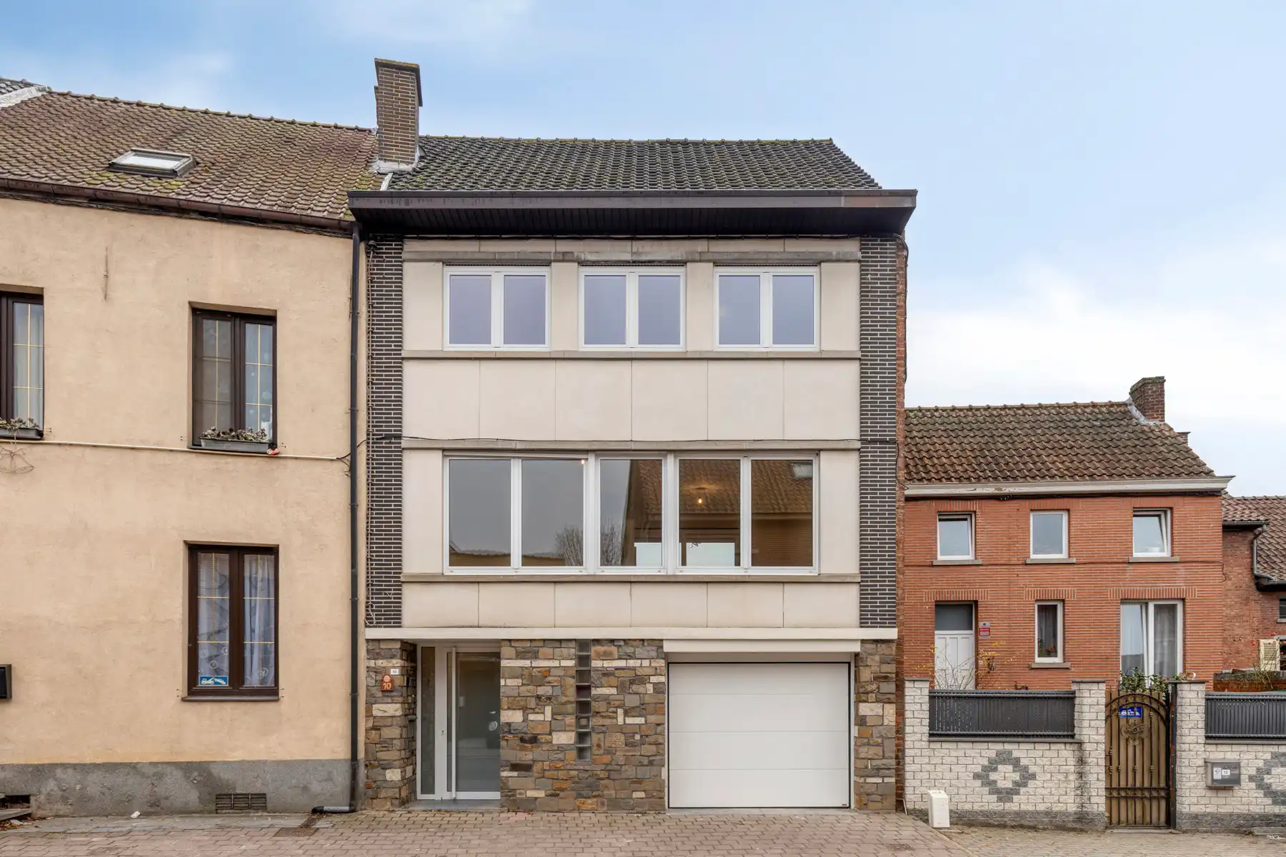 Instapklare woning met 3 slpk, garage en tuin! foto {{pictureIndex}}