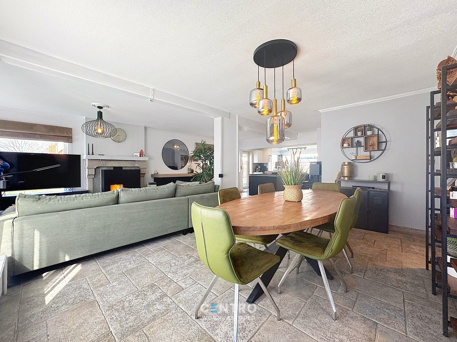 Ruime, instapklare WONING met 5/6 slaapkamers, badkamer, nieuwe keuken, grote garage en ZONNIGE tuin te Brugge (Sint-Kruis) foto 3