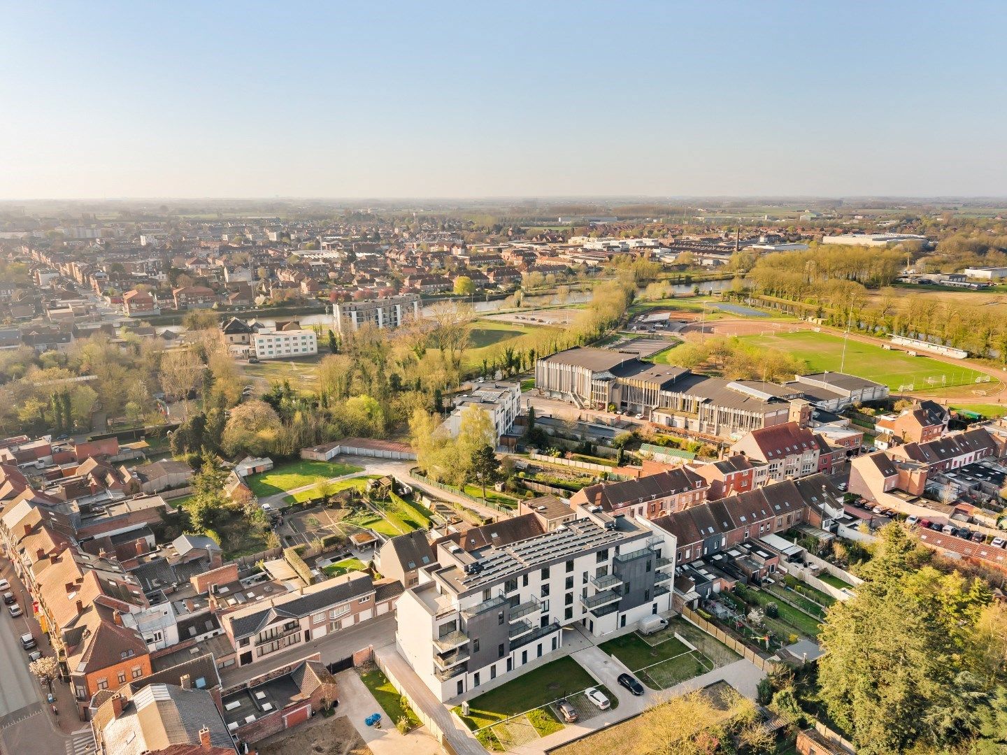 SHOWAPPARTEMENT - LUXE 2 SLAAPKAMERAPPARTEMENT MET TERRAS TE KOMEN  foto 2
