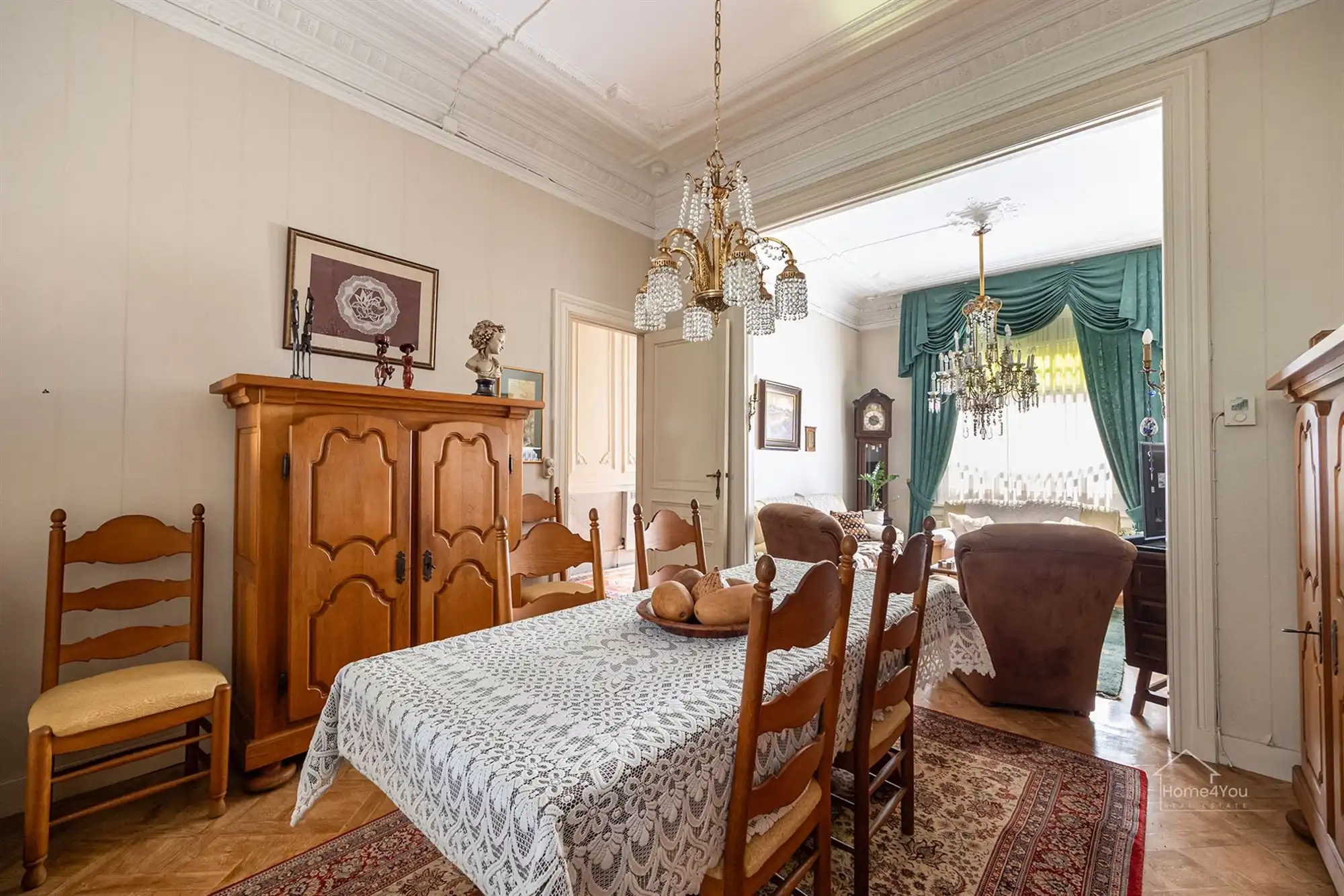 Authentiek herenhuis met 5 slaapkamers en tuin. foto 5