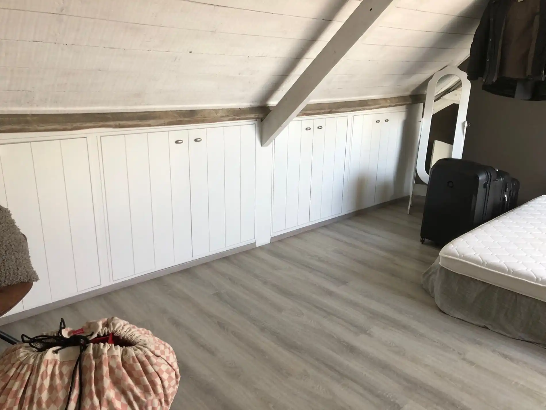 Alleenstaande woning met 5 slaapkamers en diepe tuin te Zarren foto 23