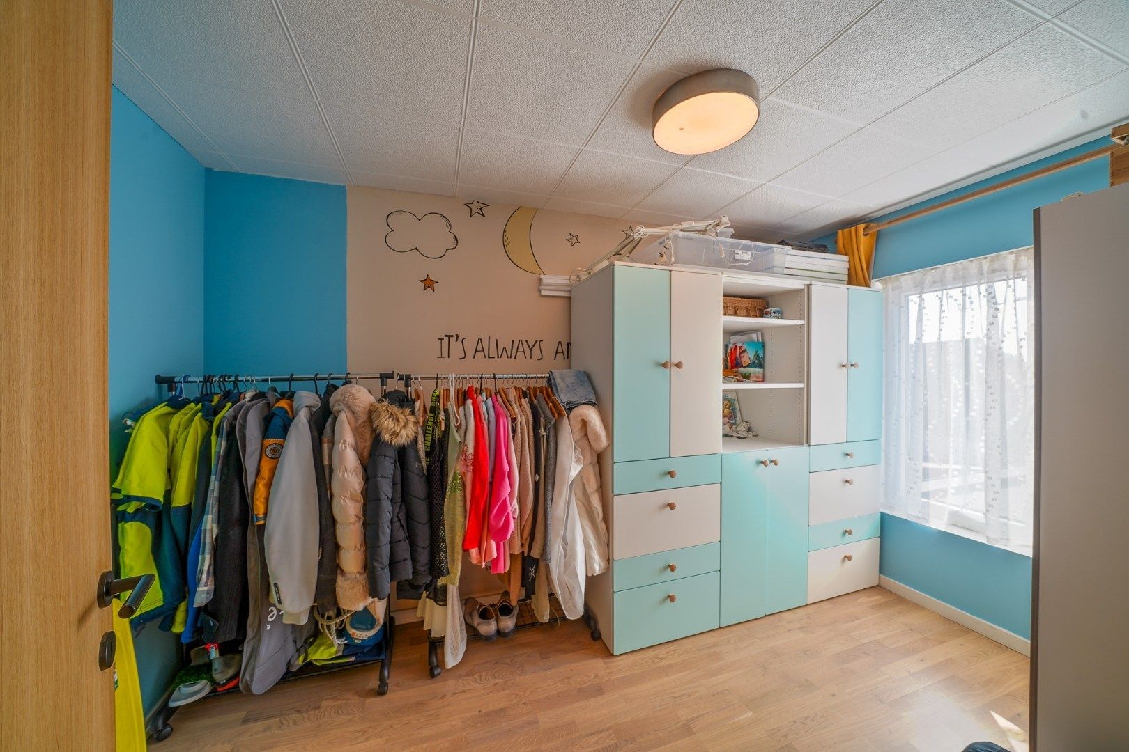 Ruime gerenoveerde "halfopen" -woning met 4 slaapkamers te Oudenburg foto 14