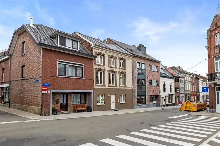 INSTAPKLARE STADSWONING MET DIRECT RENDEMENT IN HET HART VAN DE STAD foto 2