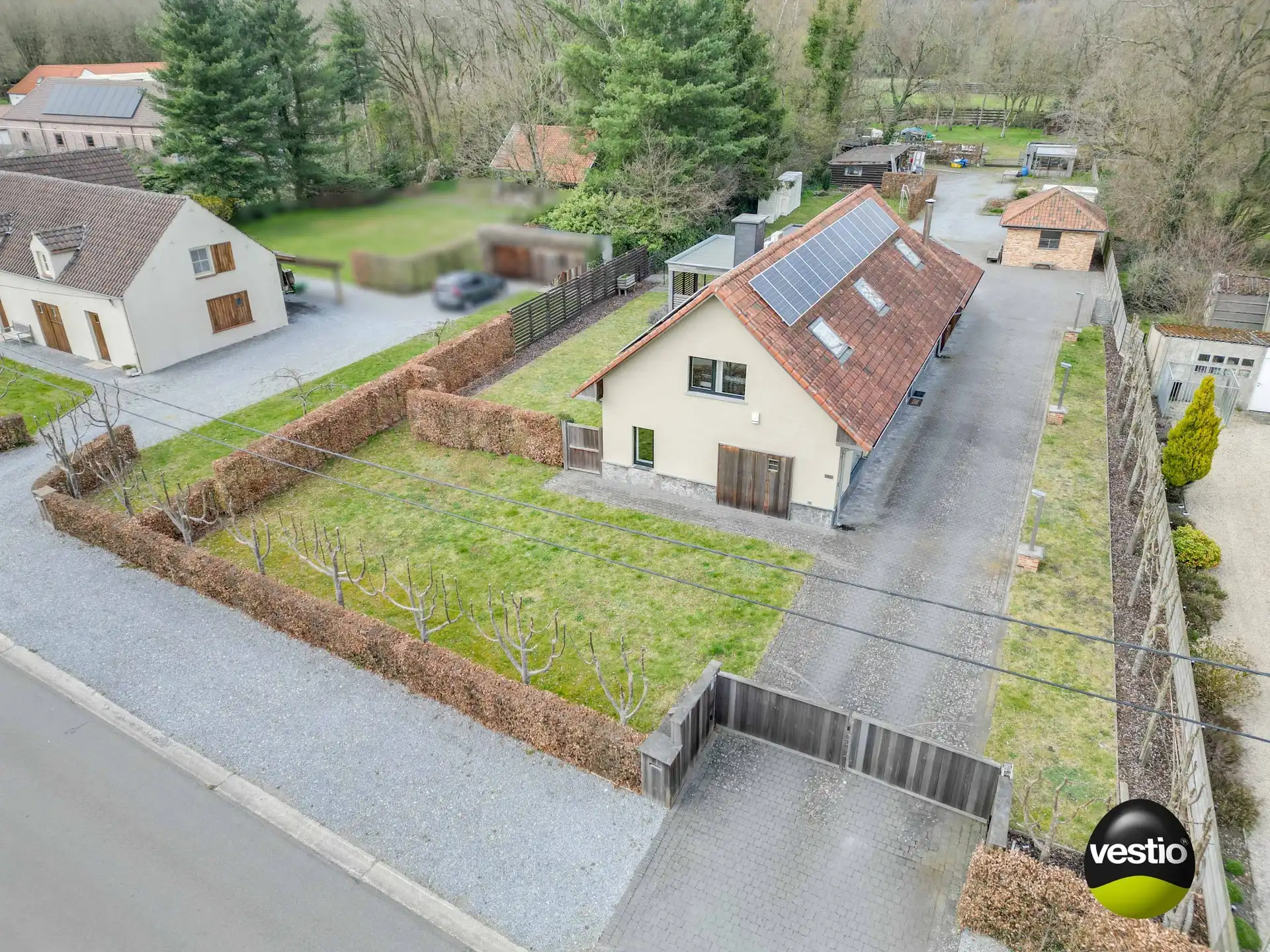 GERENOVEERDE LANGGEVELHOEVE OP 37,90 ARE MET TOPLIGGING IN ZEVENHUIZEN foto 3