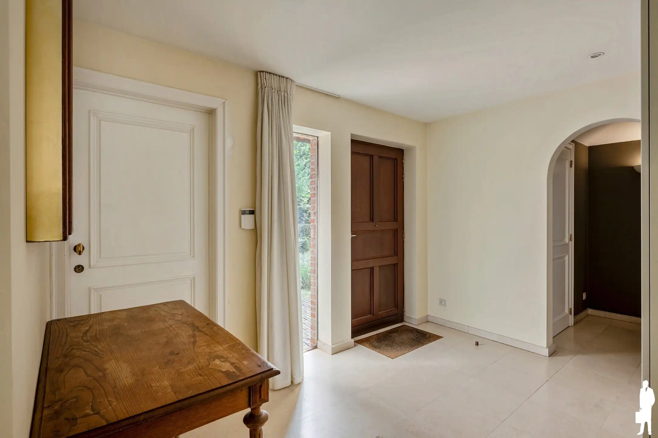 Karaktervolle gelijkvloerse villa op ca. 2.000 m² in zeer rustige, gegeerde en autoluwe wijk Dennendael en dichtbij het natuurgebied foto 4