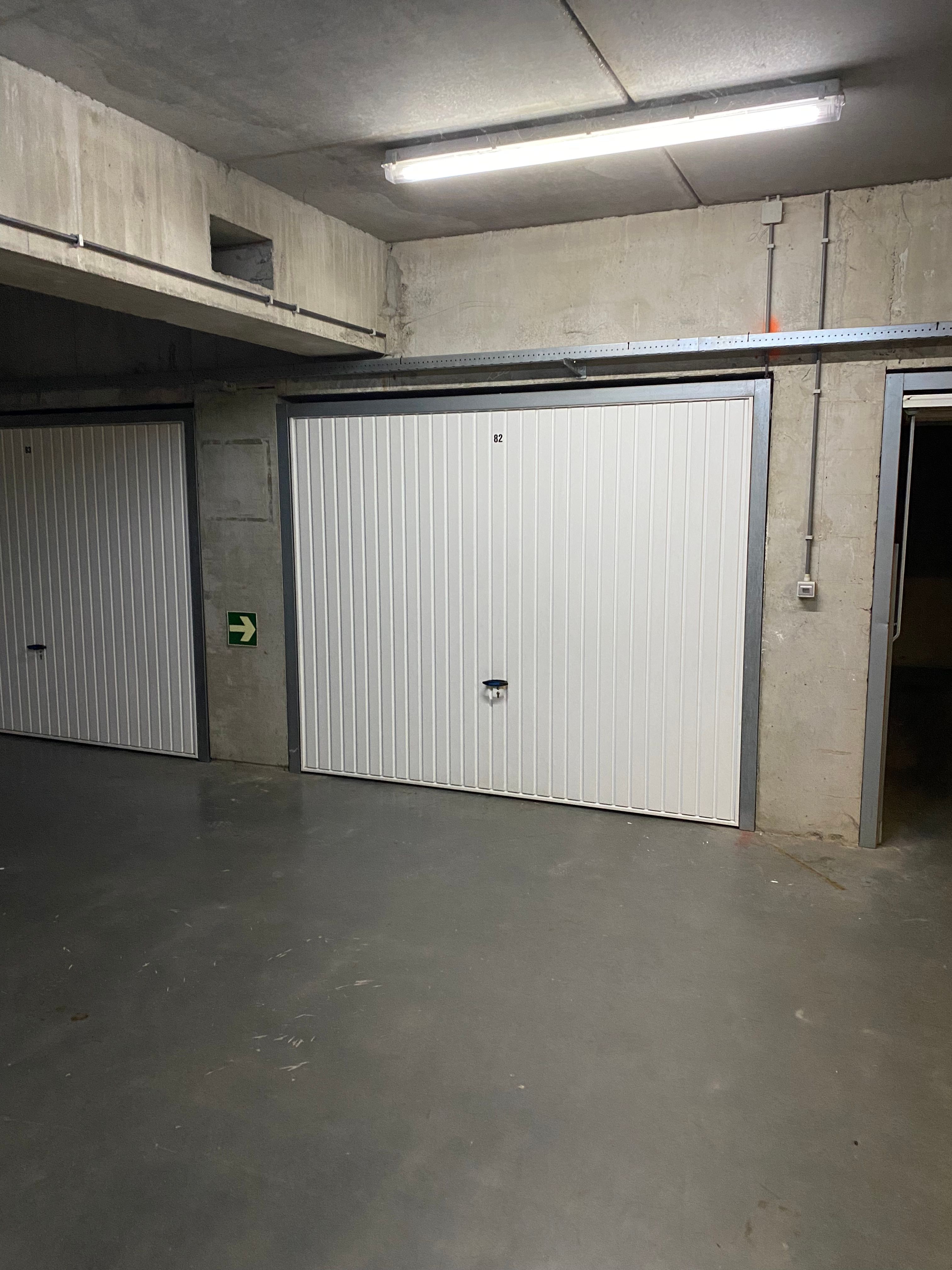 Instapklaar 2-slpk APPARTEMENT + GARAGE foto 24