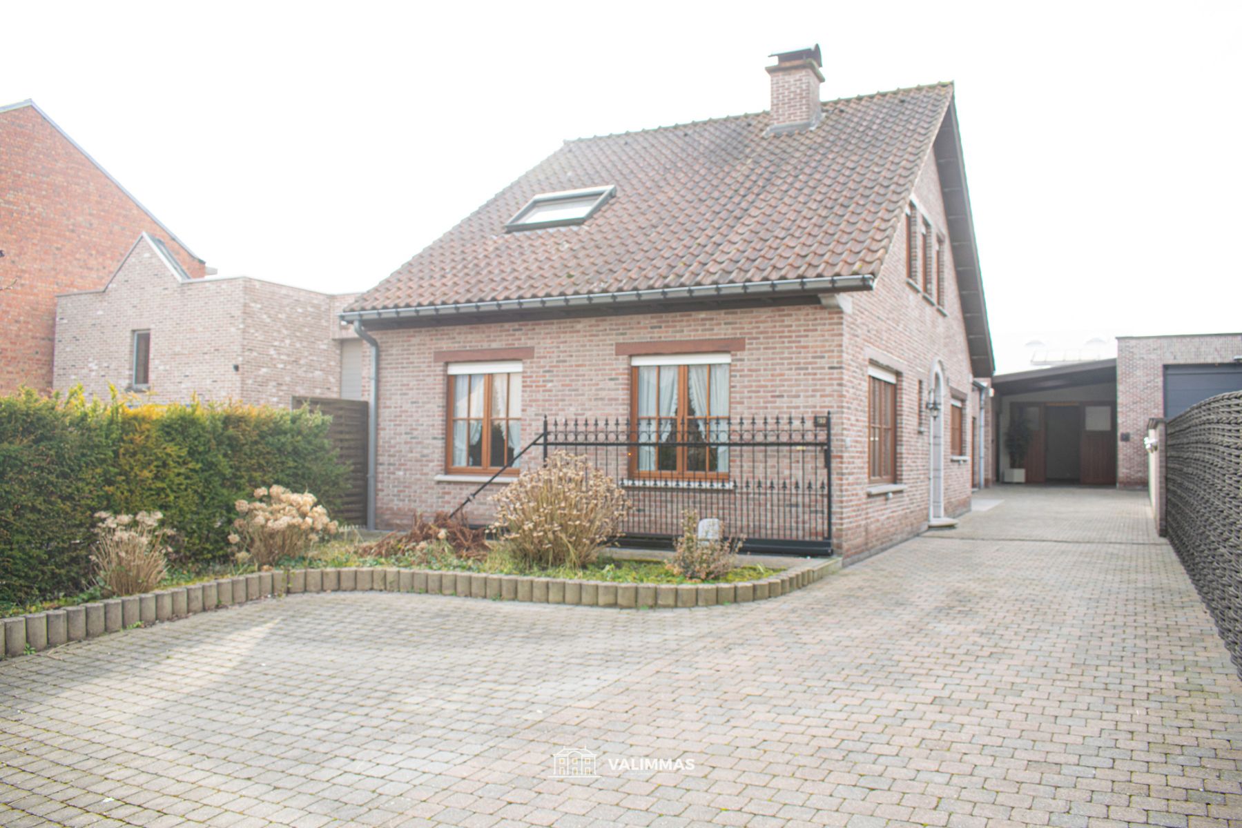 Zeer ruime (kangoeroe-)woning met parking en atelier/opslag foto 2