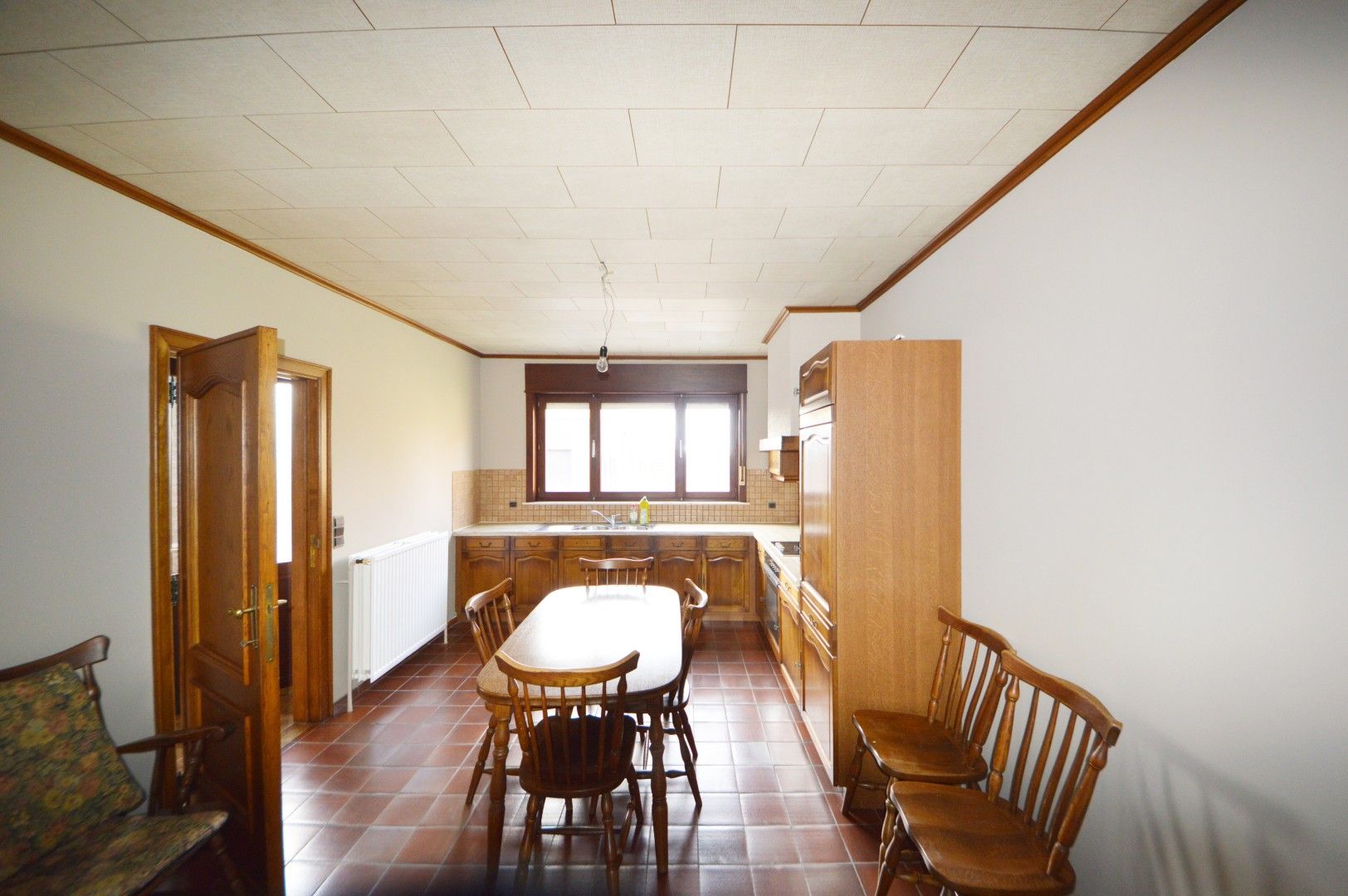 GERENOVEERDE WONING DUBBELE GARAGE EN TUIN foto 9