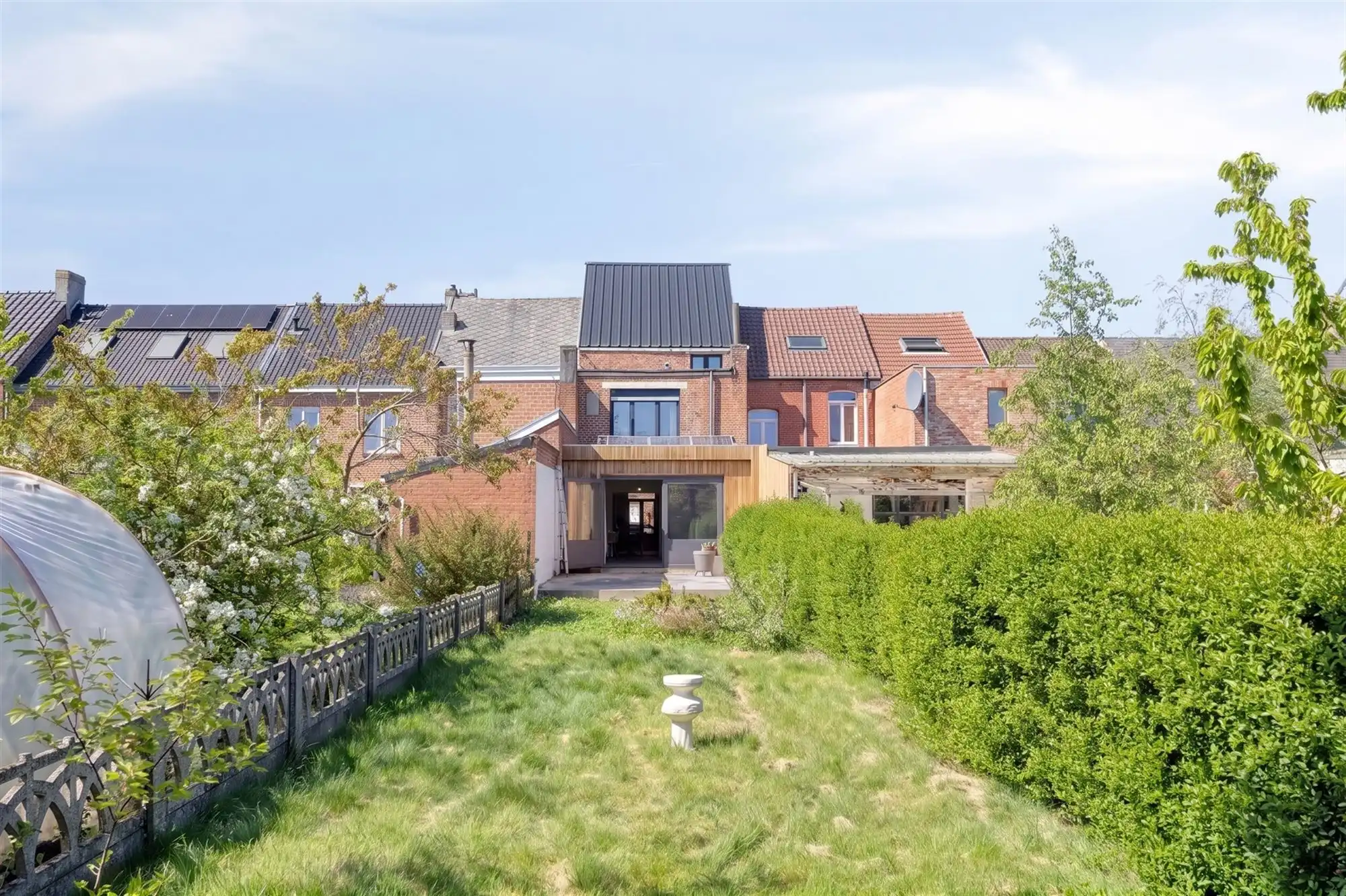 Volledig vernieuwde woning met 4 grote slaapkamers en tuin foto 34