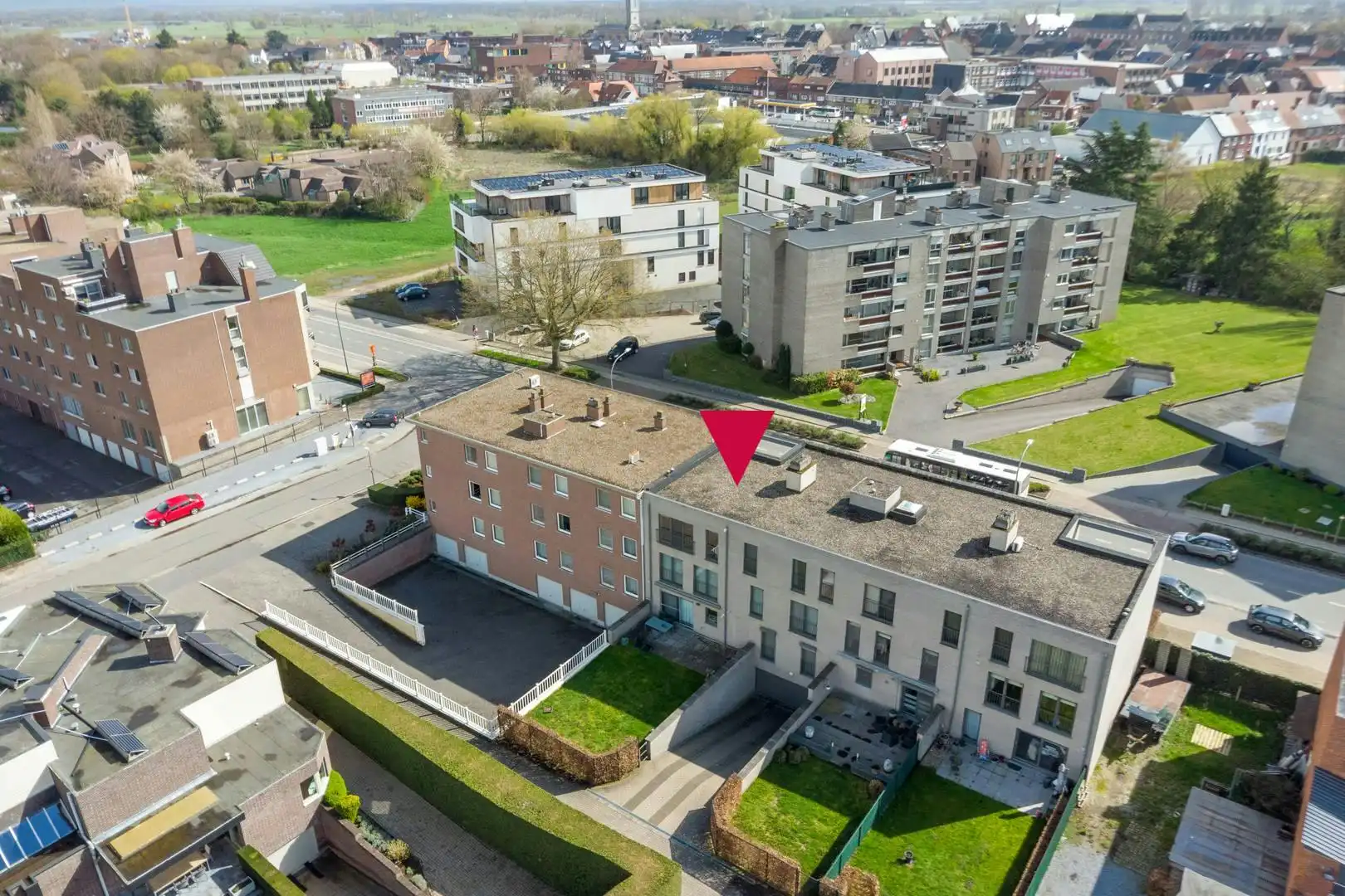 Prachtig appartement met garage te koop in Maaseik foto 24