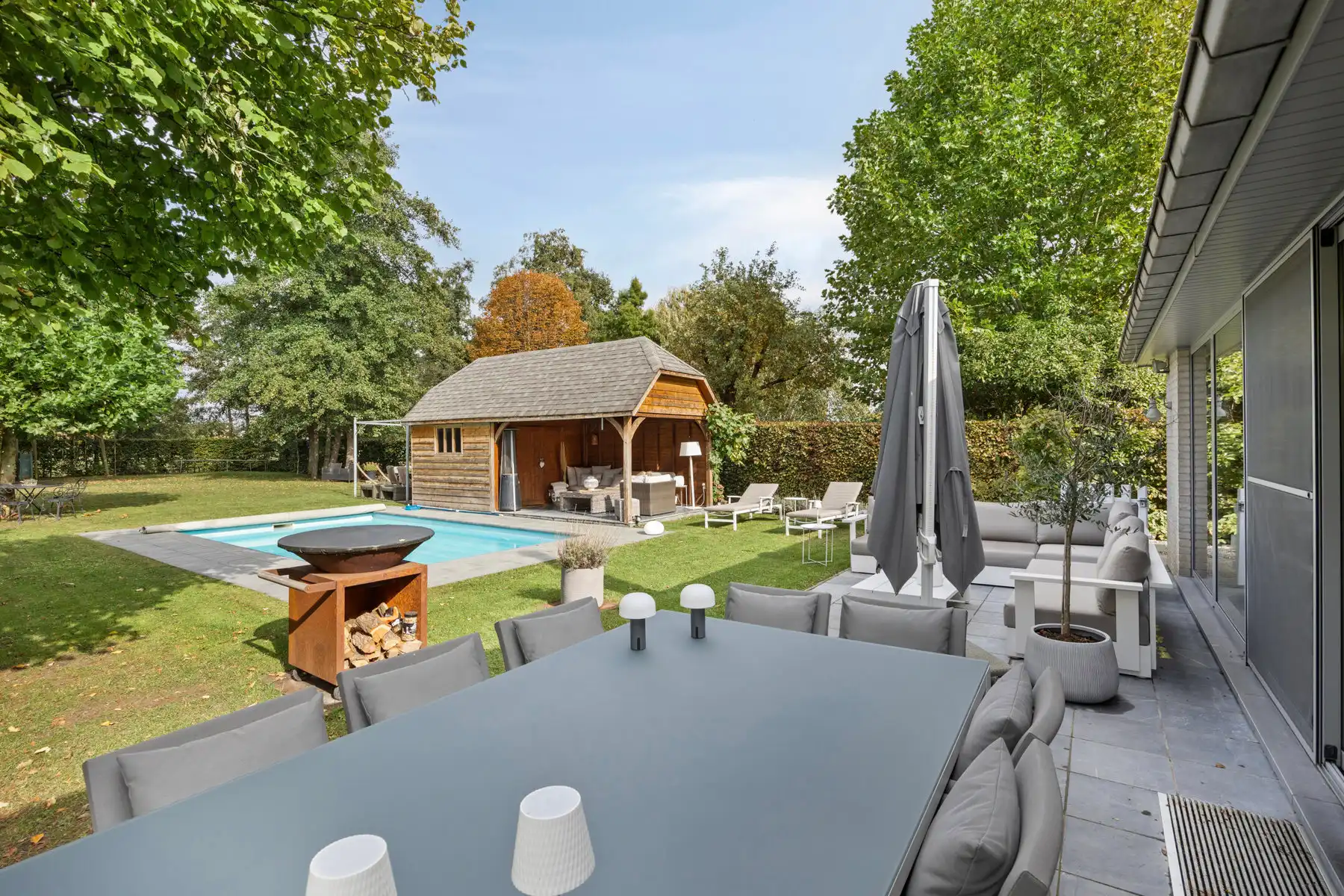 Stijlvolle villa met zwembad, poolhouse en private tuin foto 26