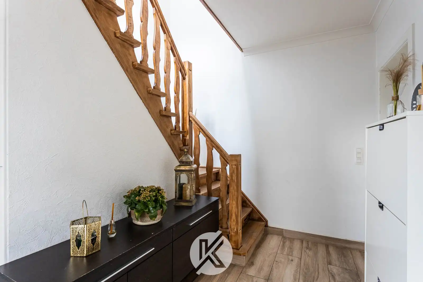 Solide halfopen gezinswoning nabij centrum foto 13