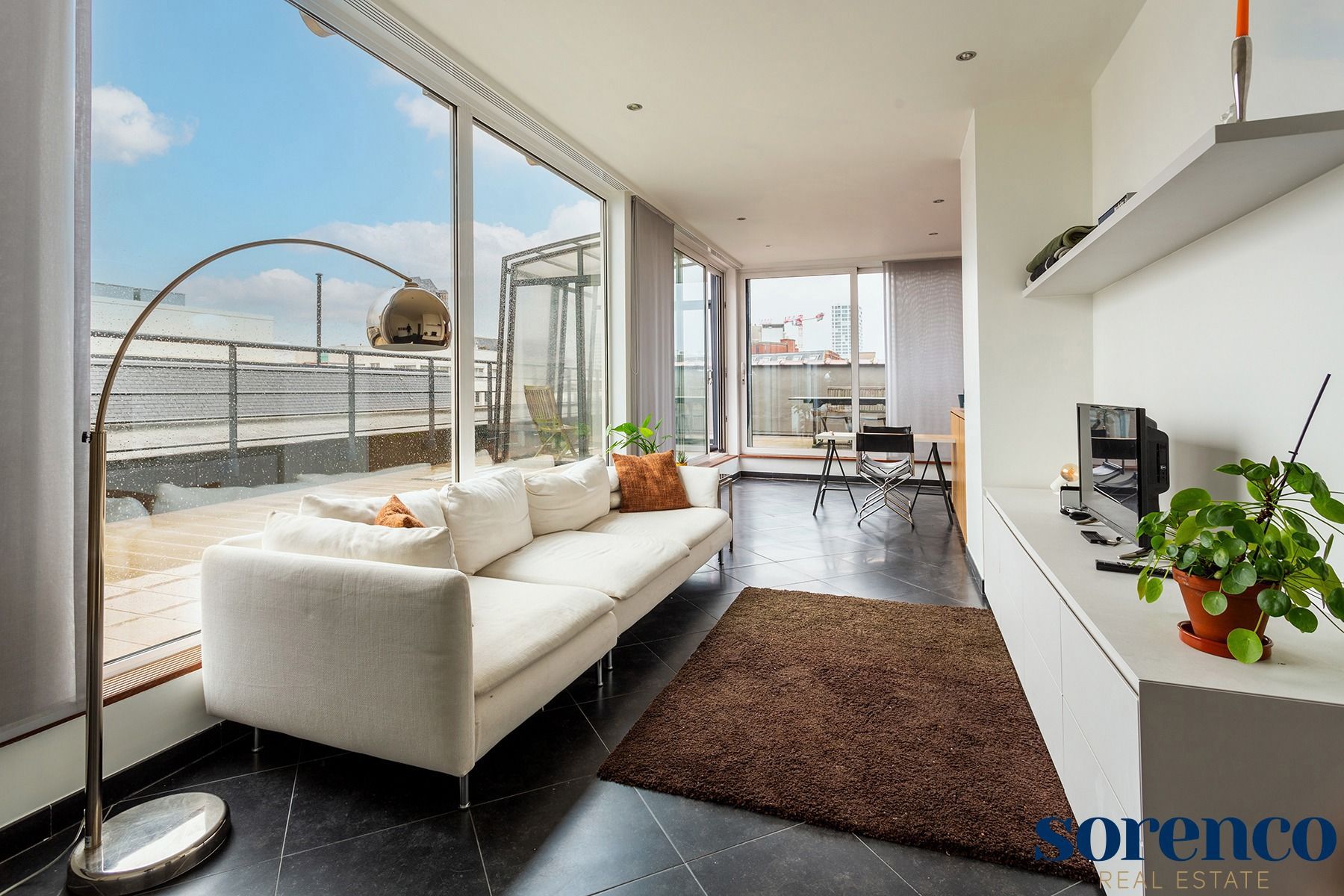 Antwerpen centrum - Ruim duplex dakappartement ca. 170m² met panoramisch zonneterras ca. 50m²  foto {{pictureIndex}}