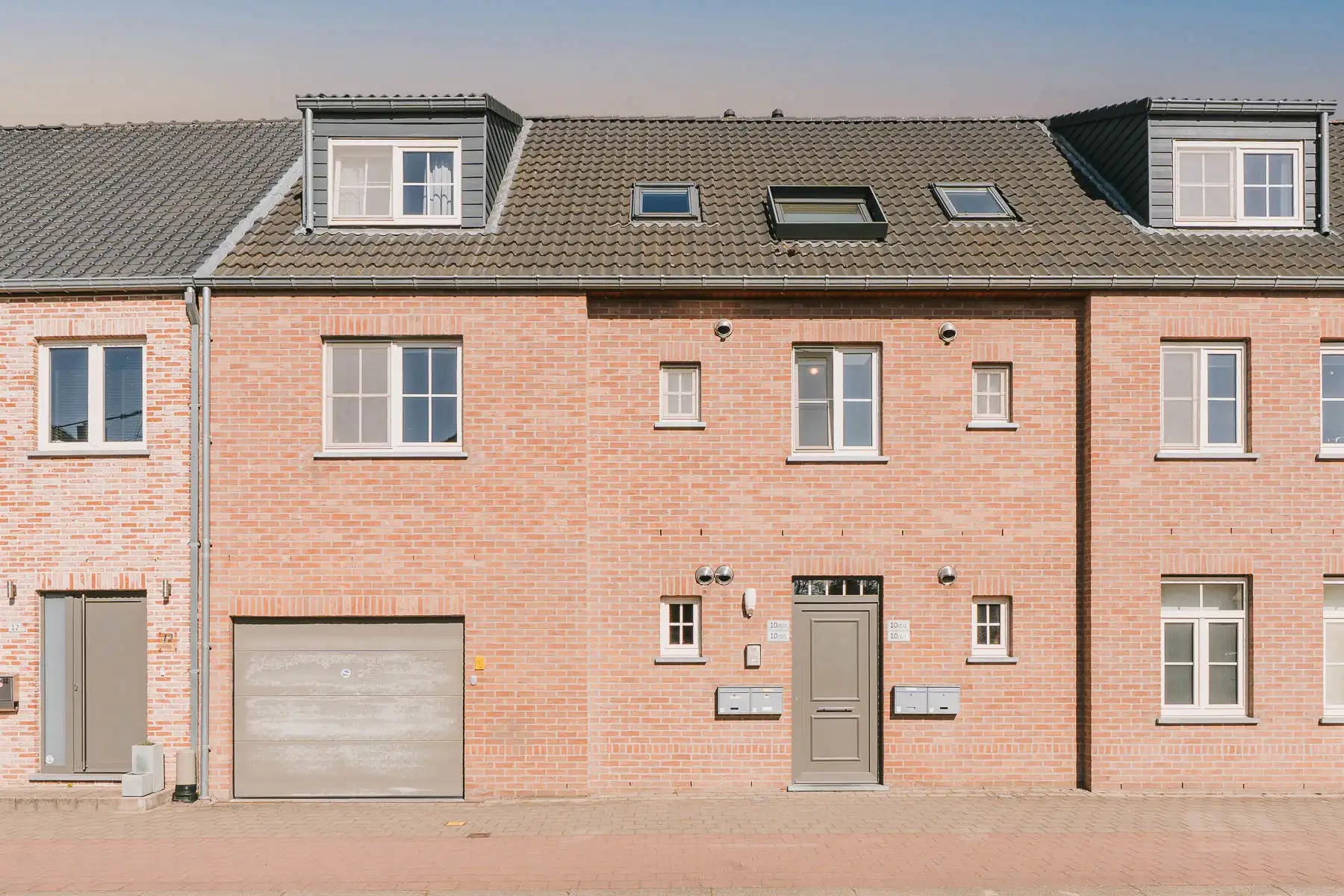Lichtrijk en ruim appartement met riant terras op toplocatie foto {{pictureIndex}}