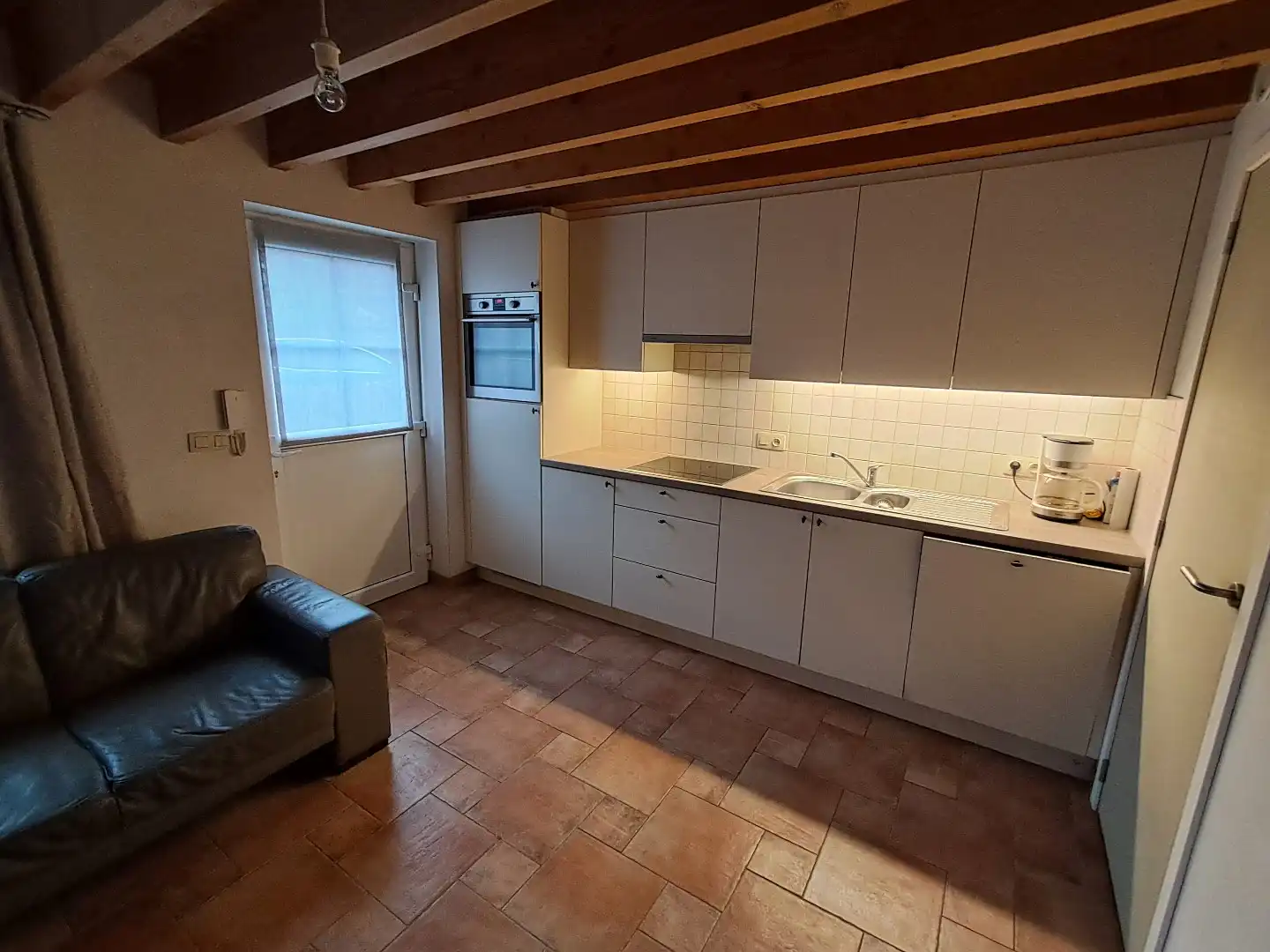 Knusse woning, centraal gelegen te Oedelem. foto 5