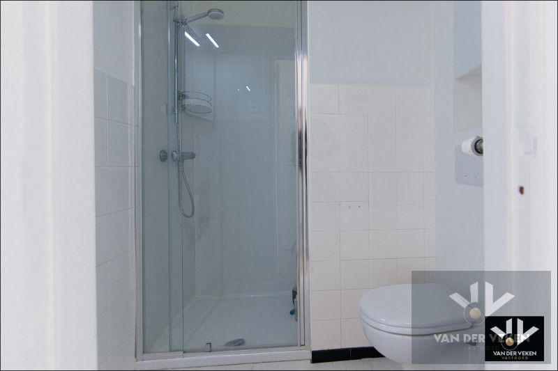 Gerenoveerd en instapklaar penthouse in hartje Hasselt (Leopoldplein) met prachtig uitzicht! foto 12