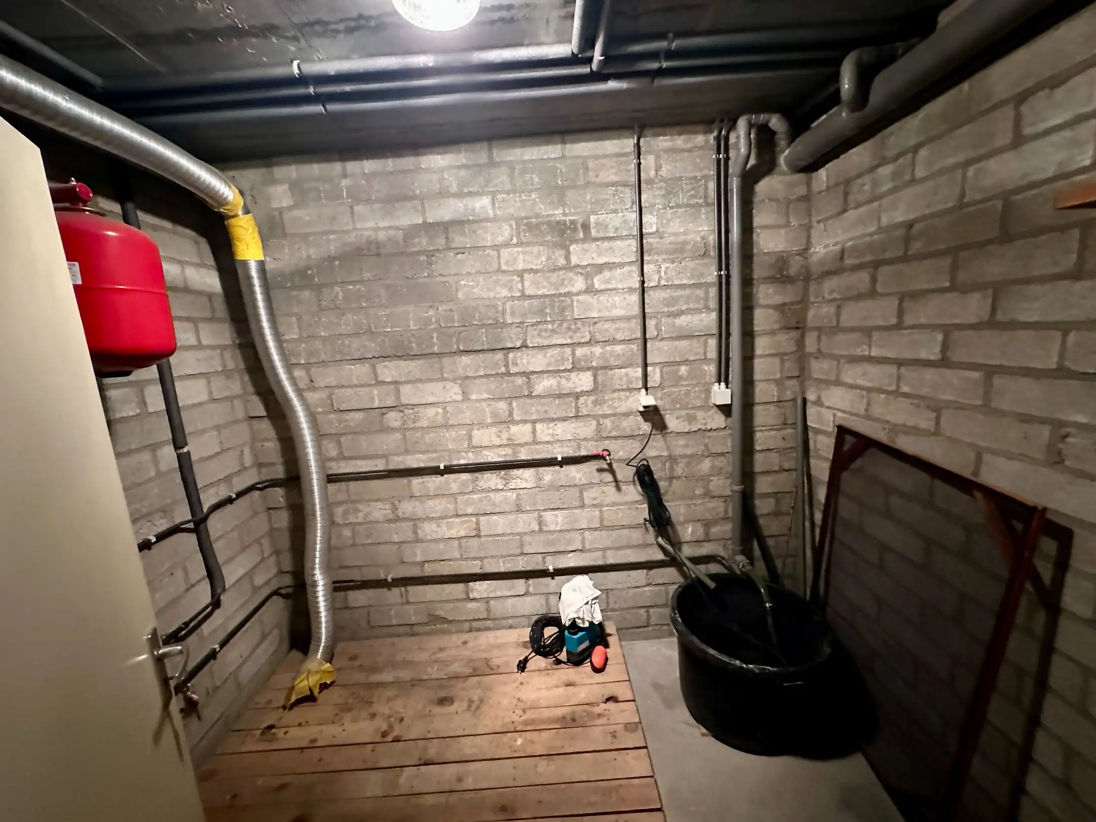 Gelijkvloers appartement met 2 slaapkamers, terras en privé garagebox foto 18
