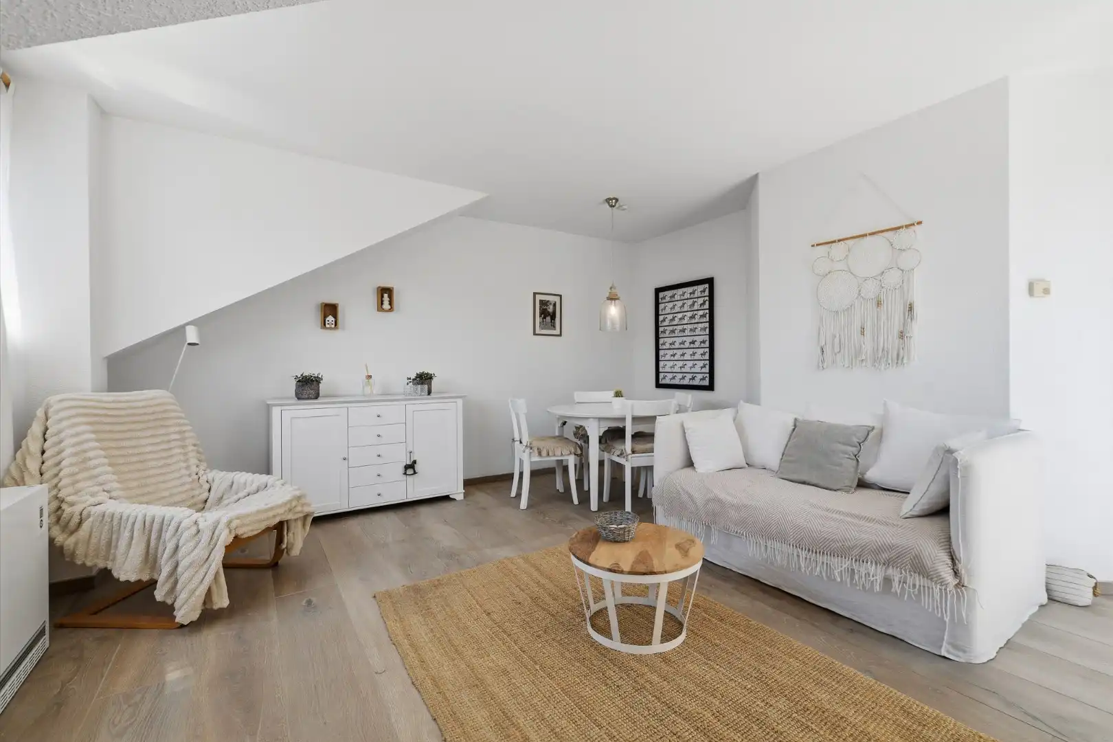 Instapklaar en gemeubeld 1-slaapkamerappartement met terras in hartje Wenduine foto 4