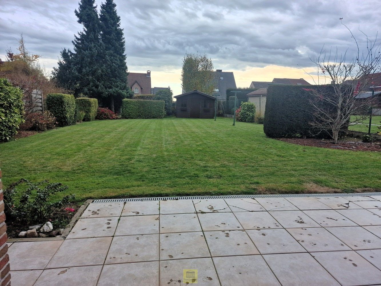 Degelijke halfopen bebouwing, rustig gelegen! foto 29