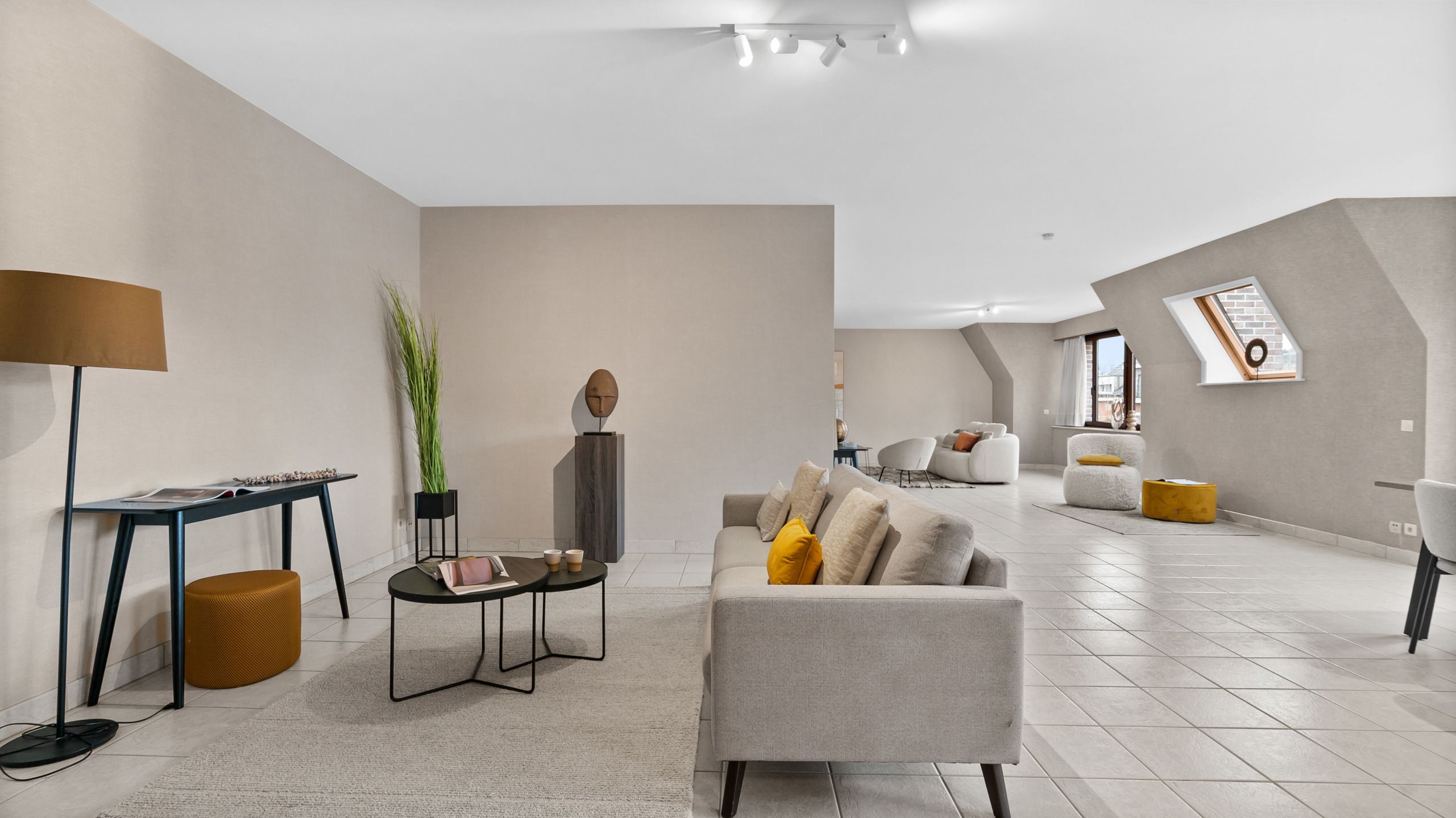 Ruim appartement van 245 m² centraal in Mortsel foto 3