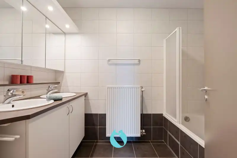 Dit prachtig en ruim appartement met één van de mooiste terrassen te Evergem is gelegen in de Kapellestraat foto 11