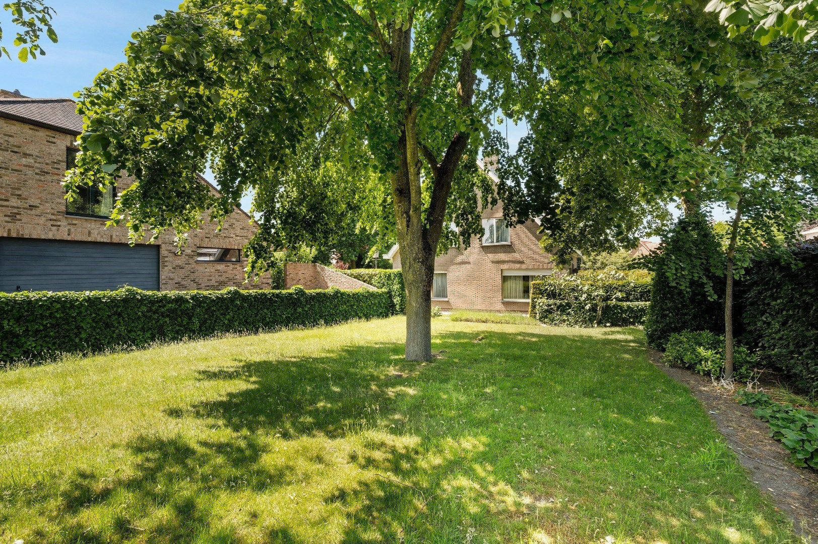 Goed gelegen stuk bouwgrond  (294m²) in het centrum.  foto 3
