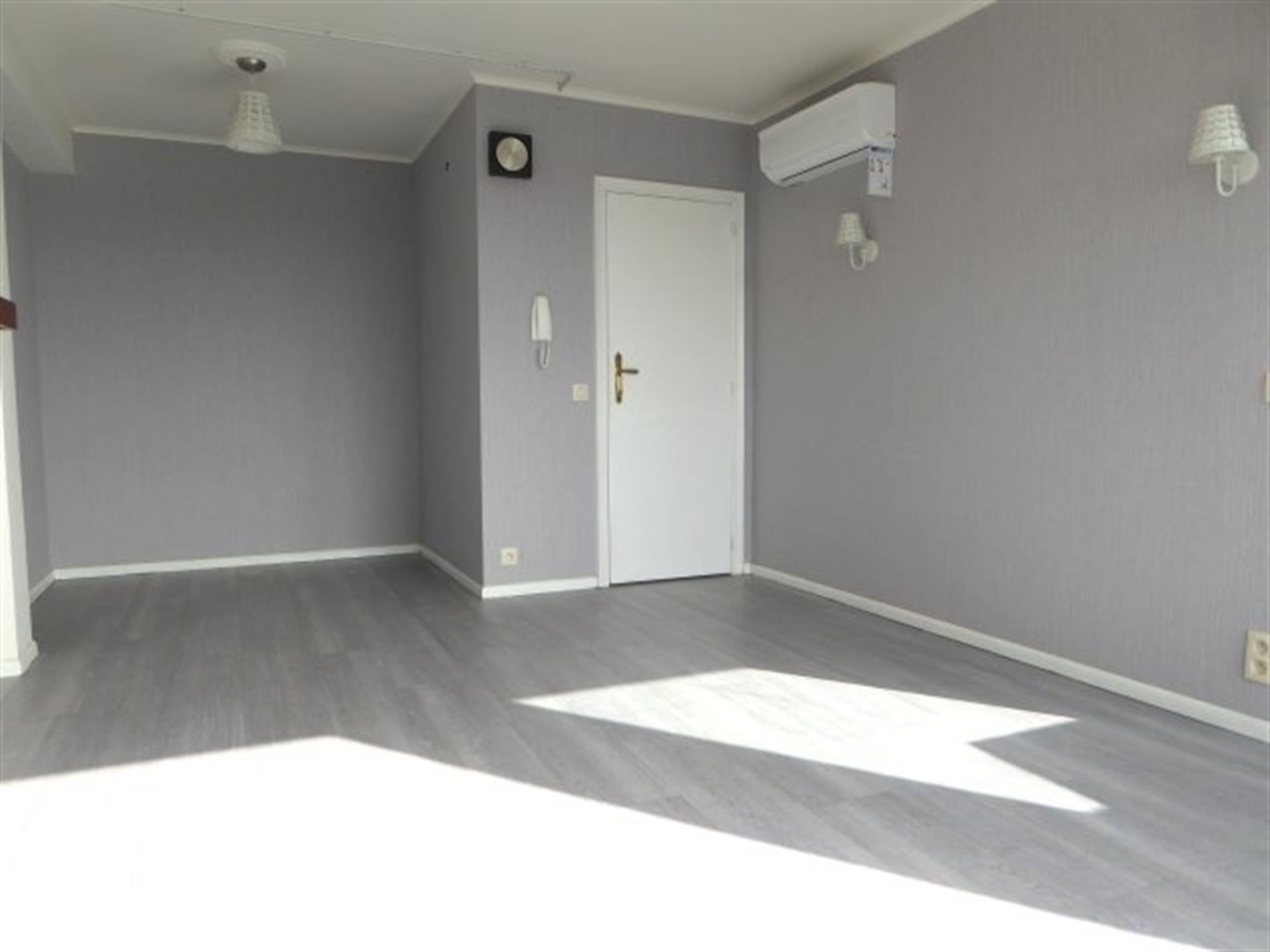 Lichtrijke en verzorgde studio foto 2