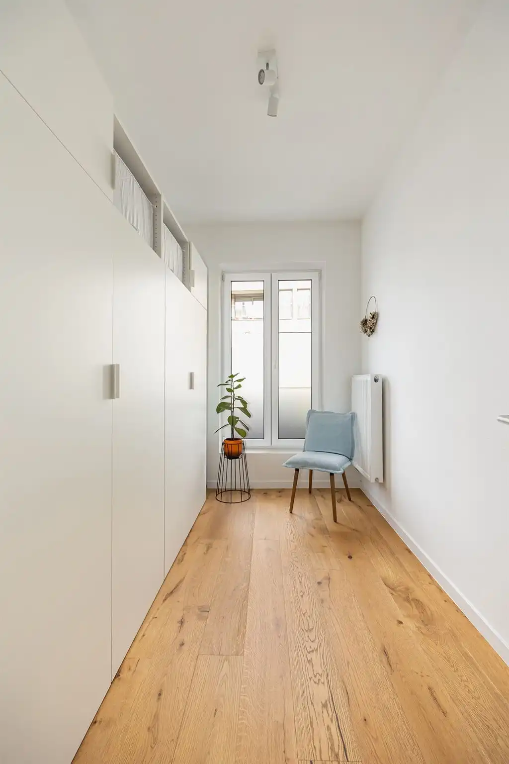 Gerenoveerd gelijkvloers appartement met terras foto 9