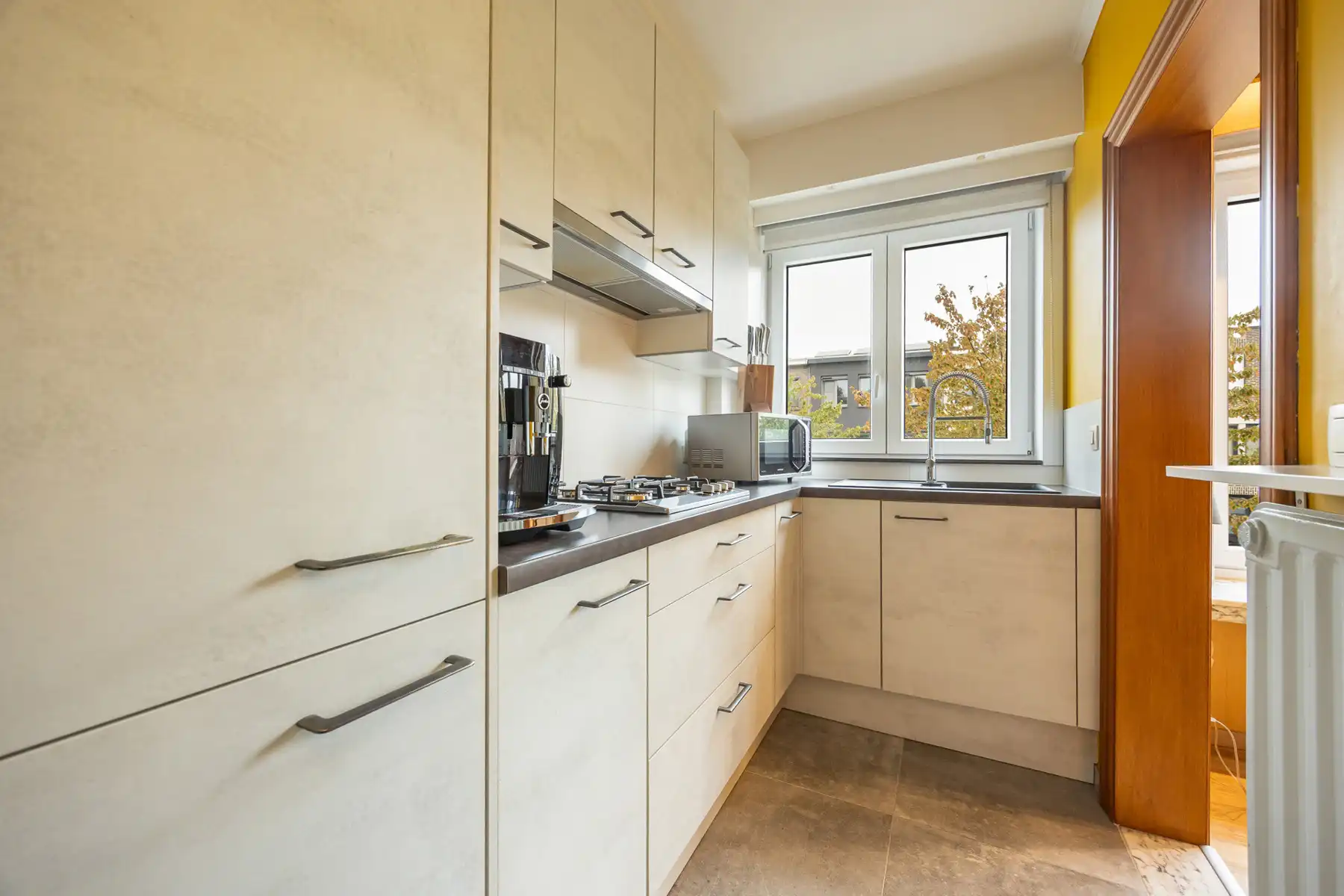 Instapklaar appartement op de eerste verdieping foto 8