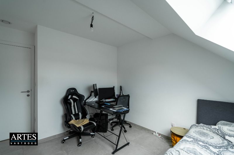 Recent appartement met 3 slaapkamers en ruim terras foto 20