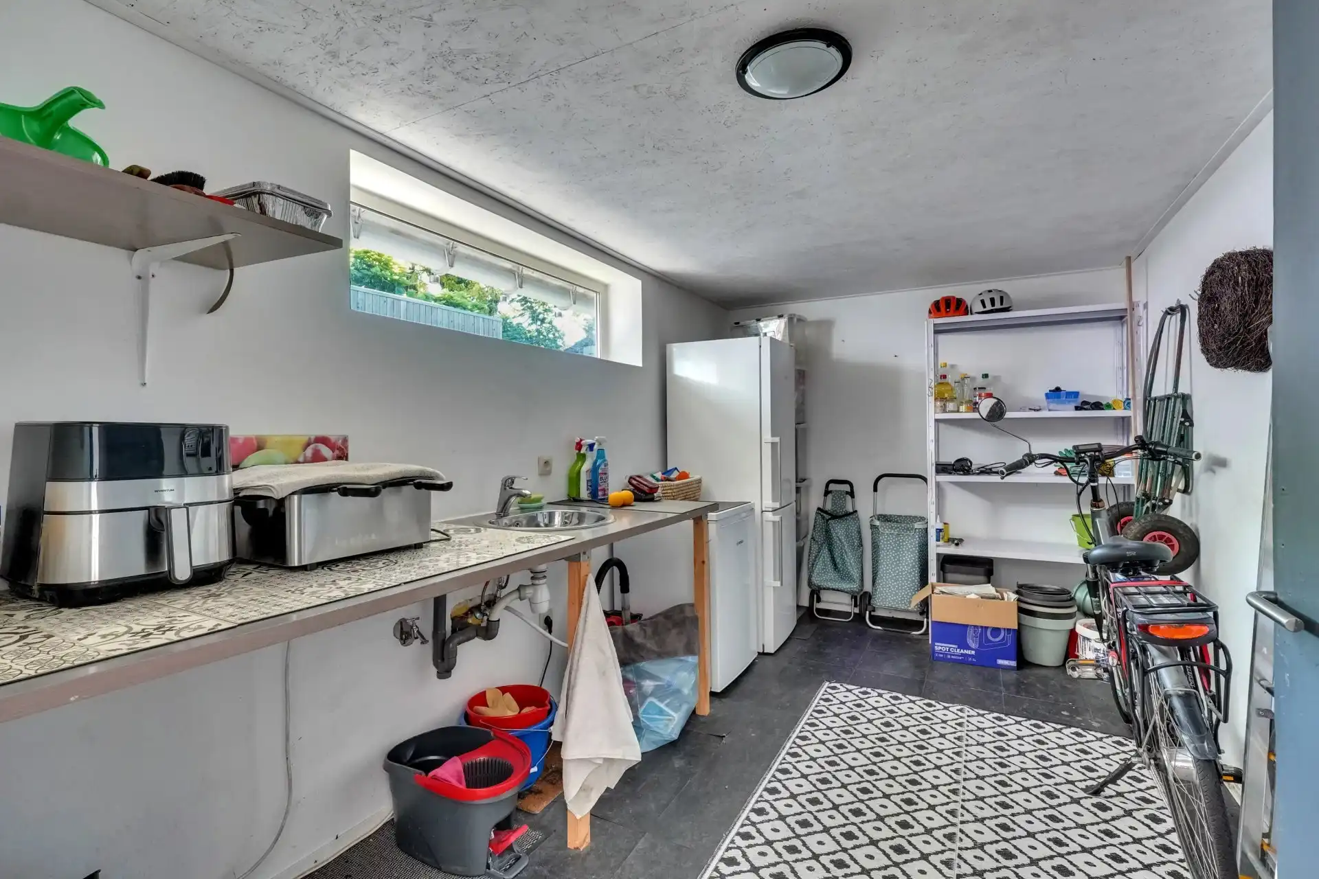 Volledig gerenoveerde gelijkvloerse woning met tuin in Riemst foto 15