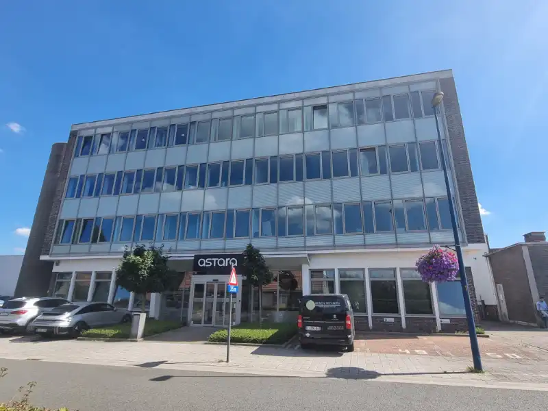 Bedrijfsgebouw te huur foto {{pictureIndex}}