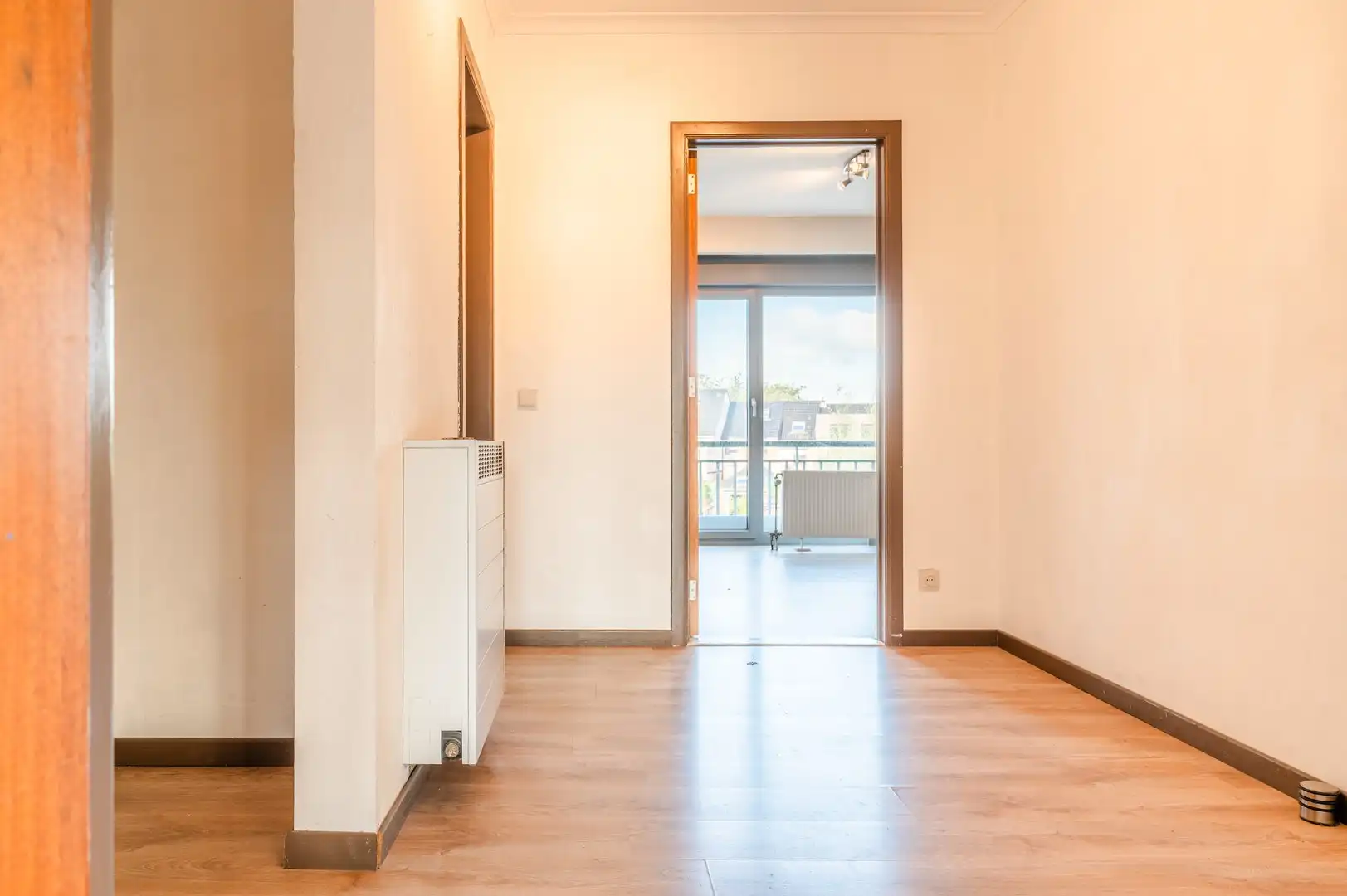 Ruim en lichtrijk appartement met garage foto 9