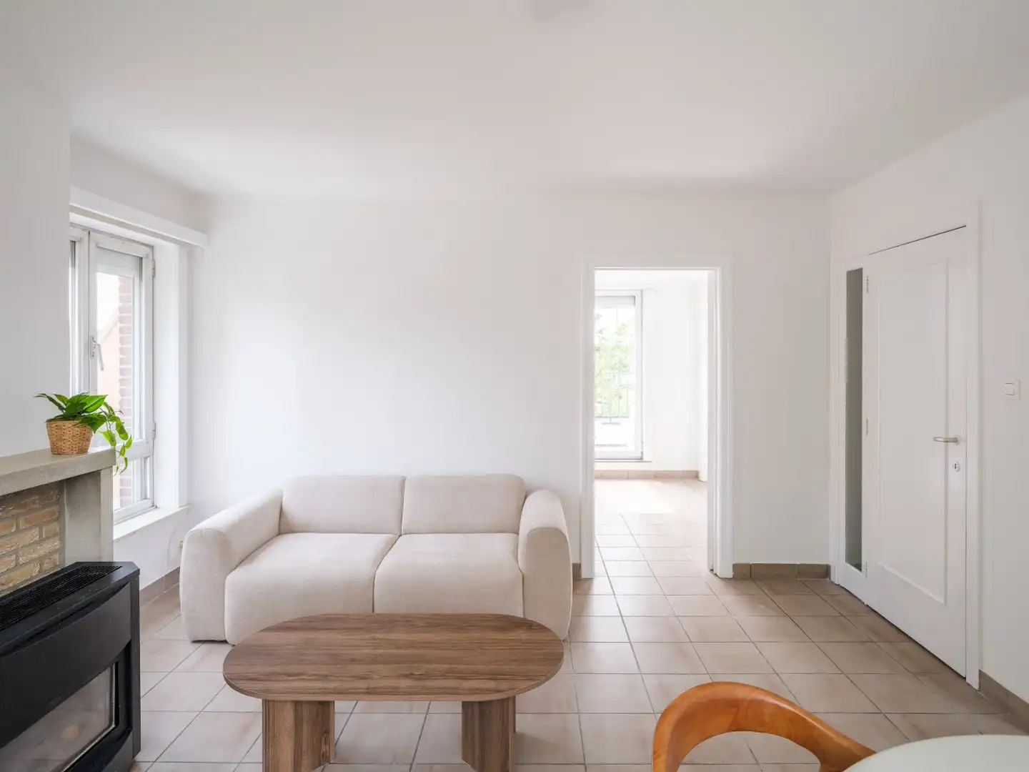 Instapklaar appartement met ruim terras in Wetteren foto 4