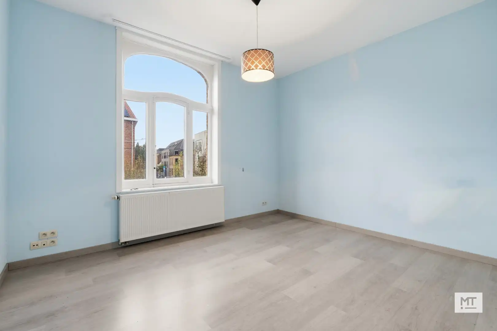 Bijzonder ruime herenwoning te koop in het centrum van Ieper foto 11