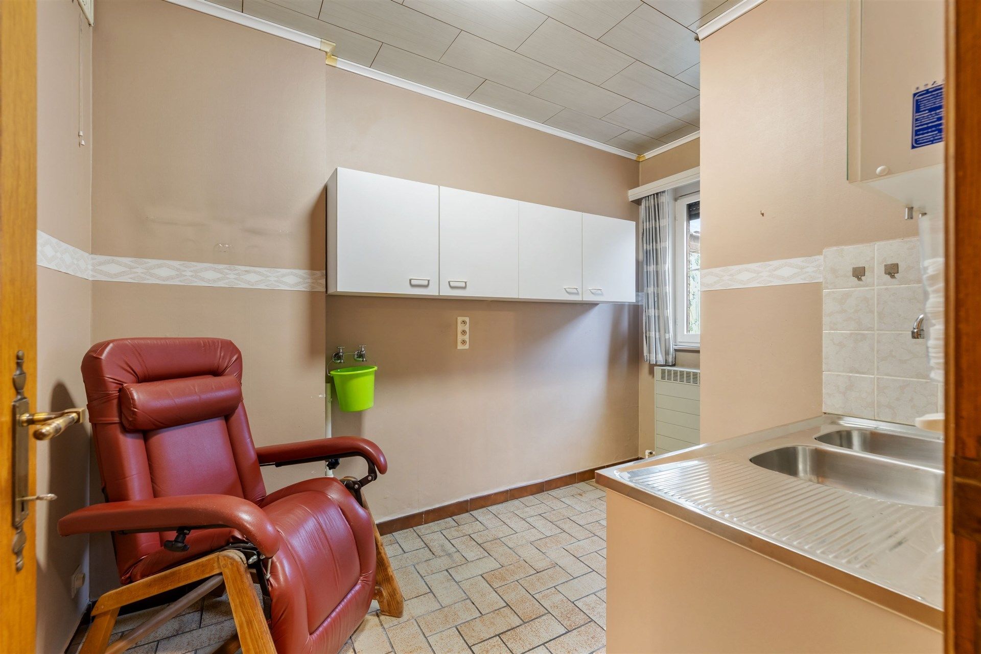 Charmante gezinswoning met 3 slaapkamers en inpandige garage foto 16