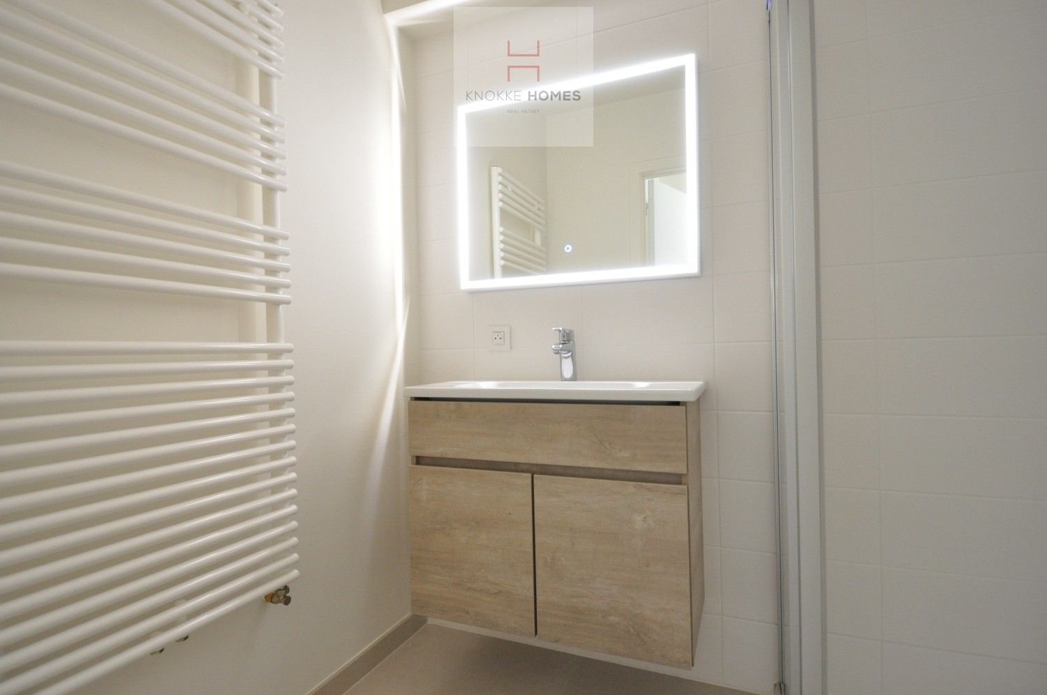 Ruime studio met prachtig zeezicht foto 7